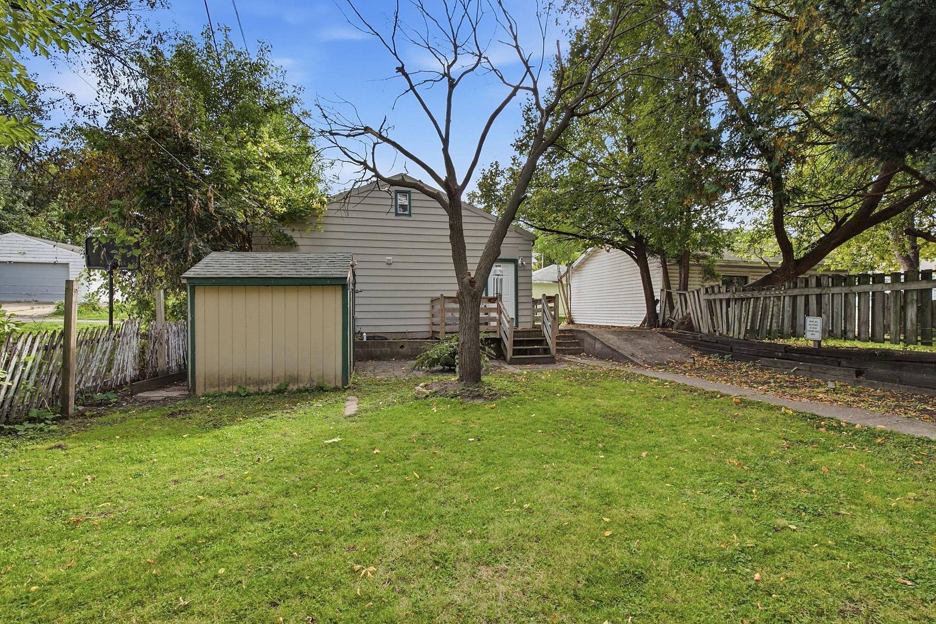 38-web-or-mls-268_Sidney_St_E_Saint_Paul_MN_2557.jpg