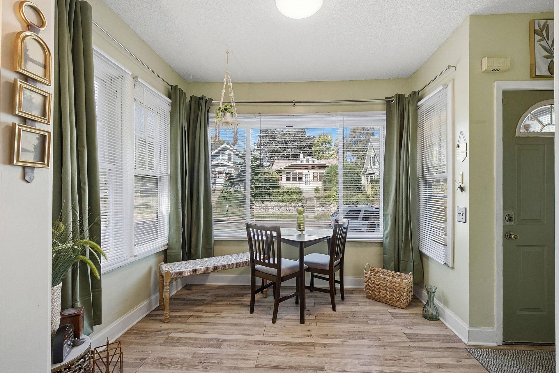 8-web-or-mls-268_Sidney_St_E_Saint_Paul_MN_2387.jpg