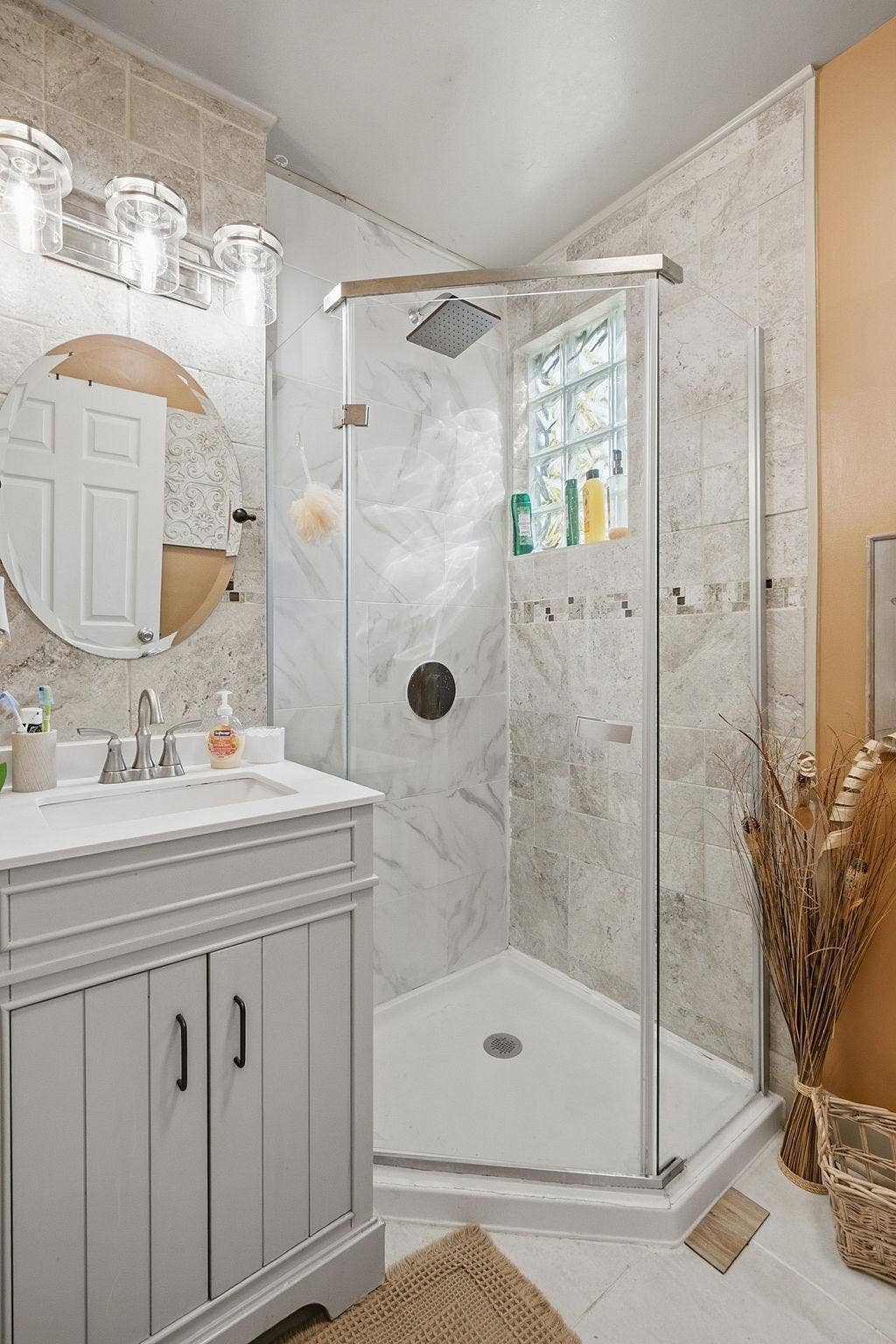 26-web-or-mls-268_Sidney_St_E_Saint_Paul_MN_2477.jpg