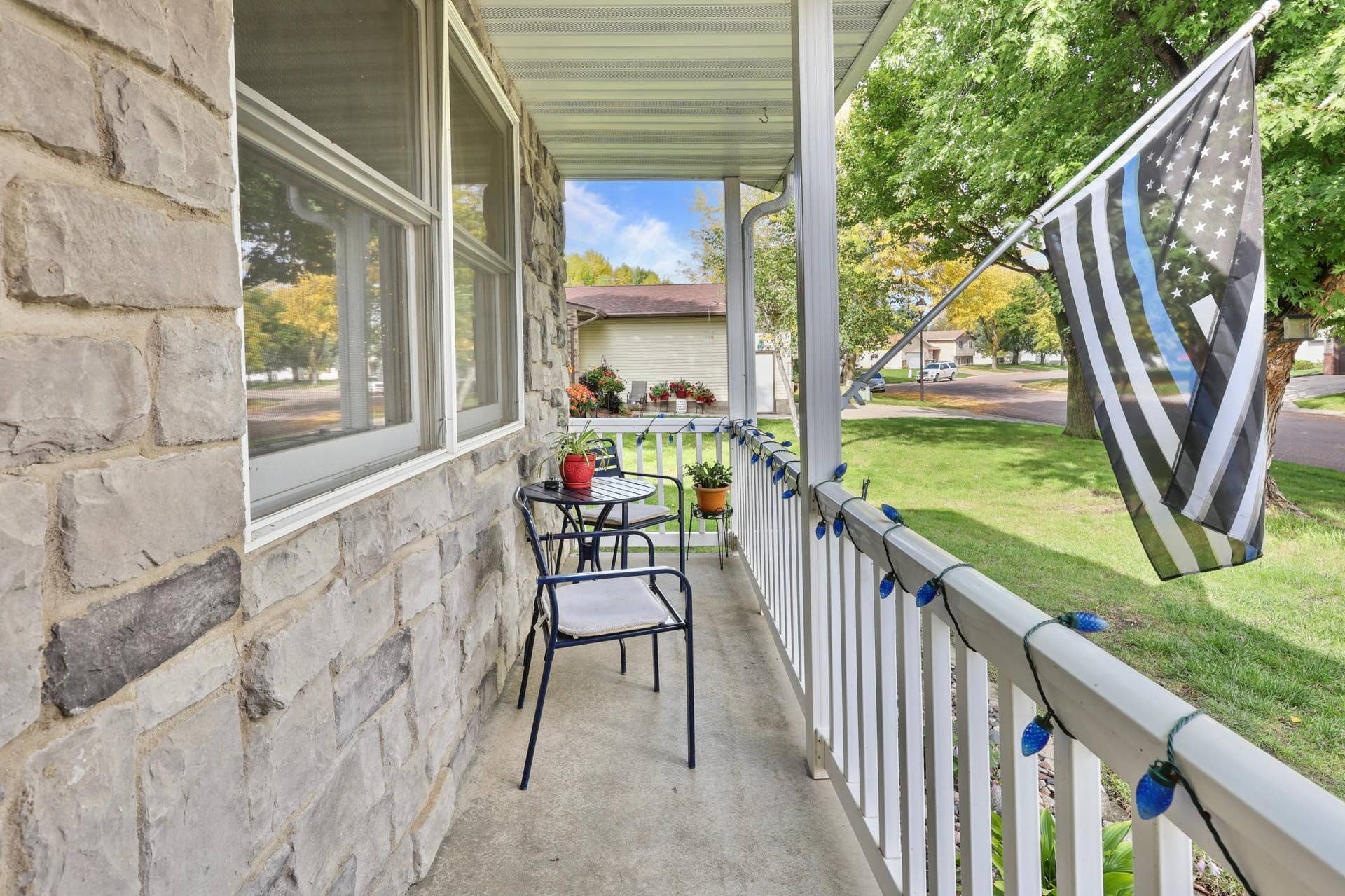 260 Westgate Drive, Winsted, MN 55395 Sunrise views from the front porch!