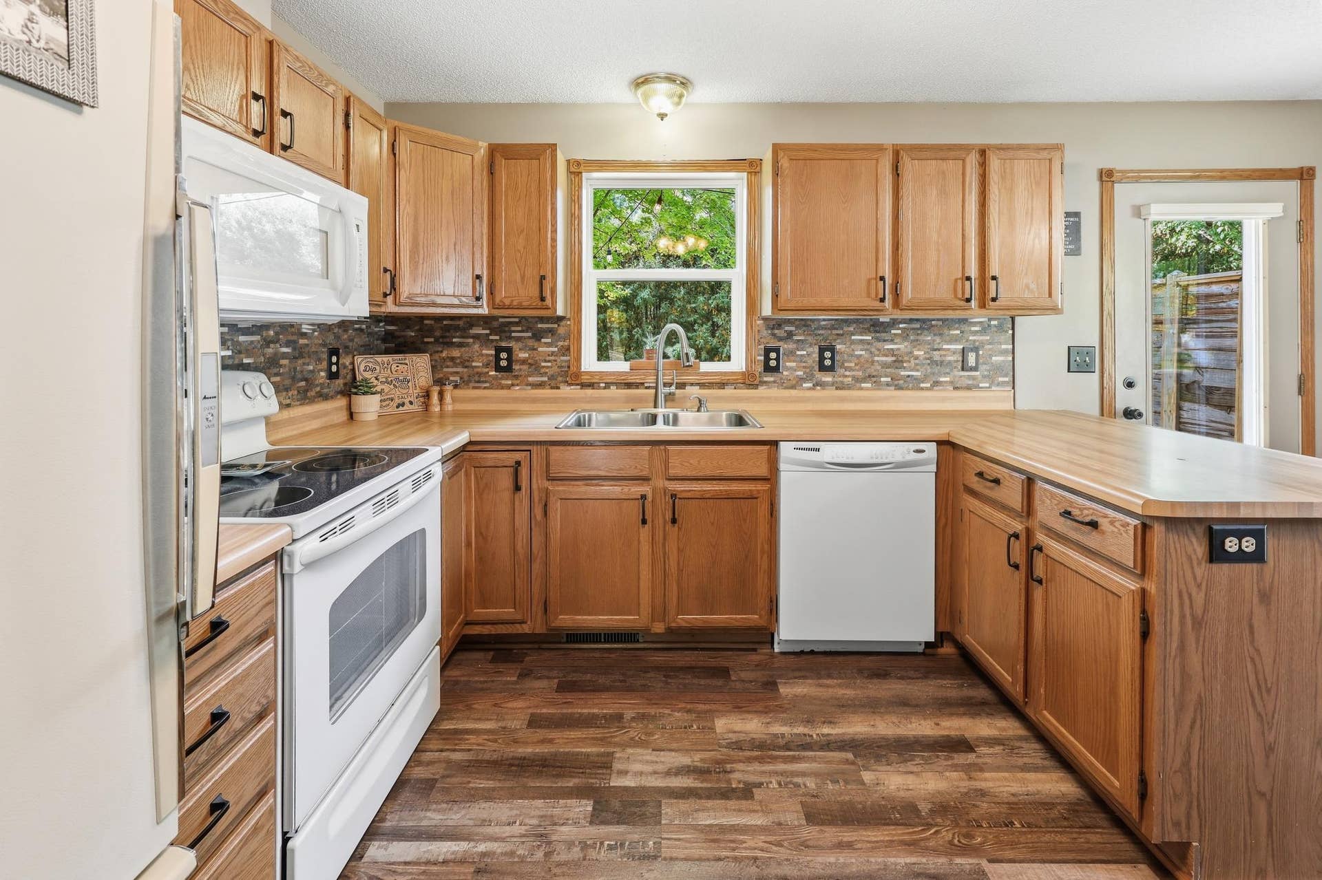 260 Westgate Drive, Winsted, MN 55395 260 Westgate Drive, Winsted, MN 55395