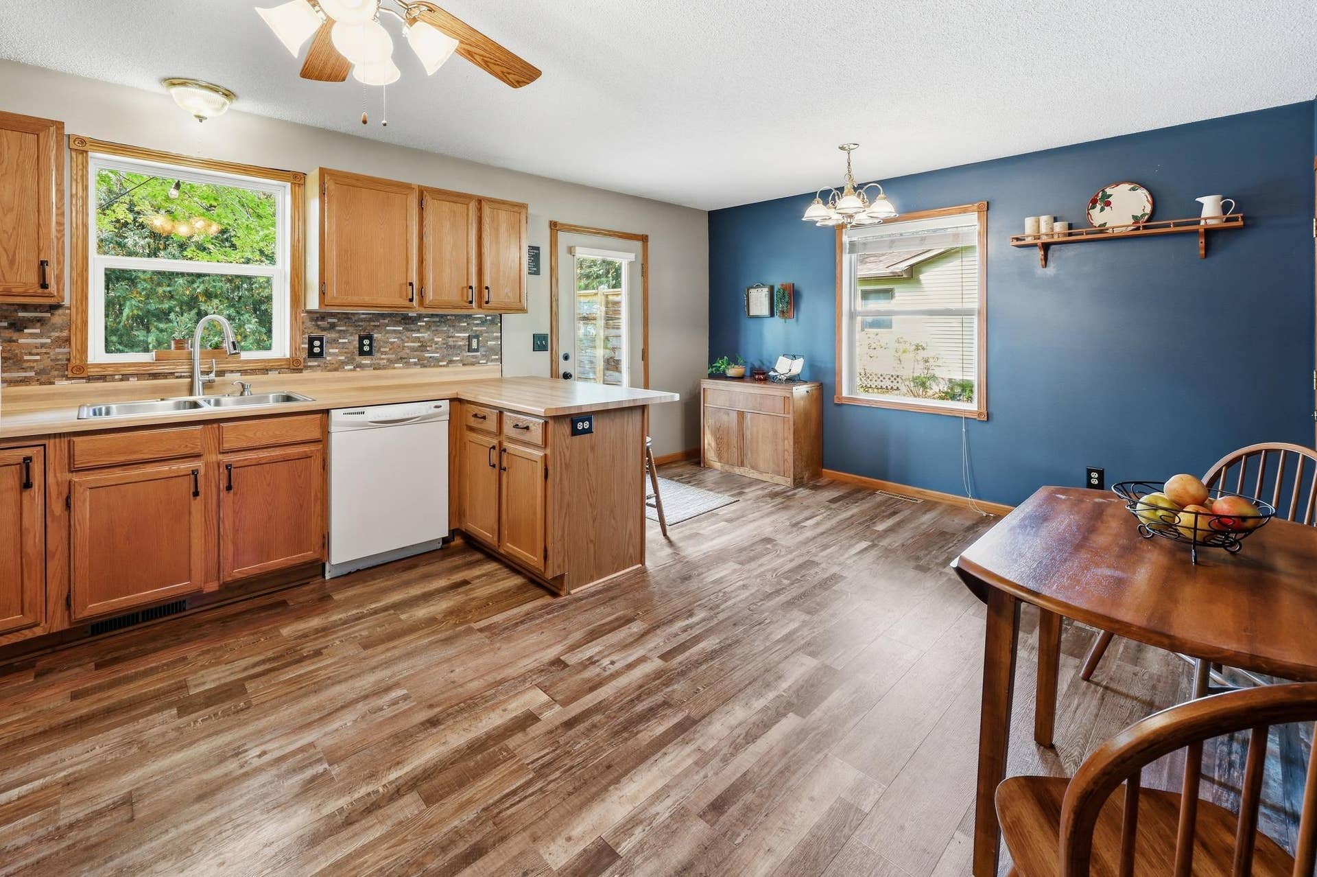 260 Westgate Drive, Winsted, MN 55395 260 Westgate Drive, Winsted, MN 55395