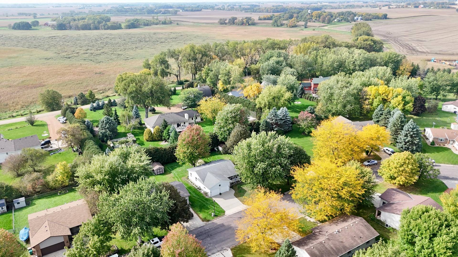 260 Westgate Drive, Winsted, MN 55395 260 Westgate Drive, Winsted, MN 55395