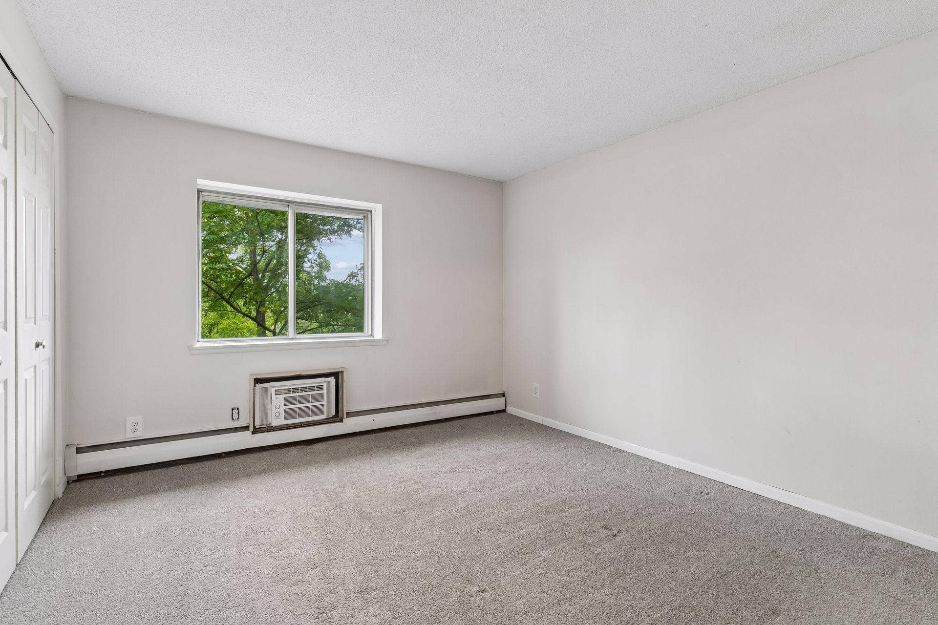 380 Ramsey Street, #10B, 100, Saint Paul, MN 55102 380 Ramsey Street 28.jpg