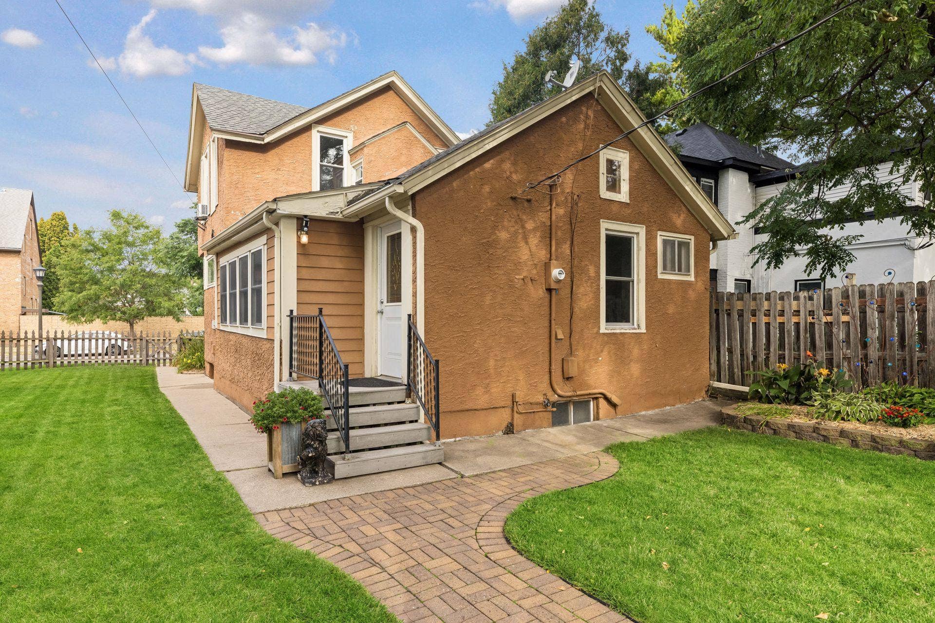 420 Daly Street, 103, Saint Paul, MN 55102 420 Daly Street, 103, Saint Paul, MN 55102