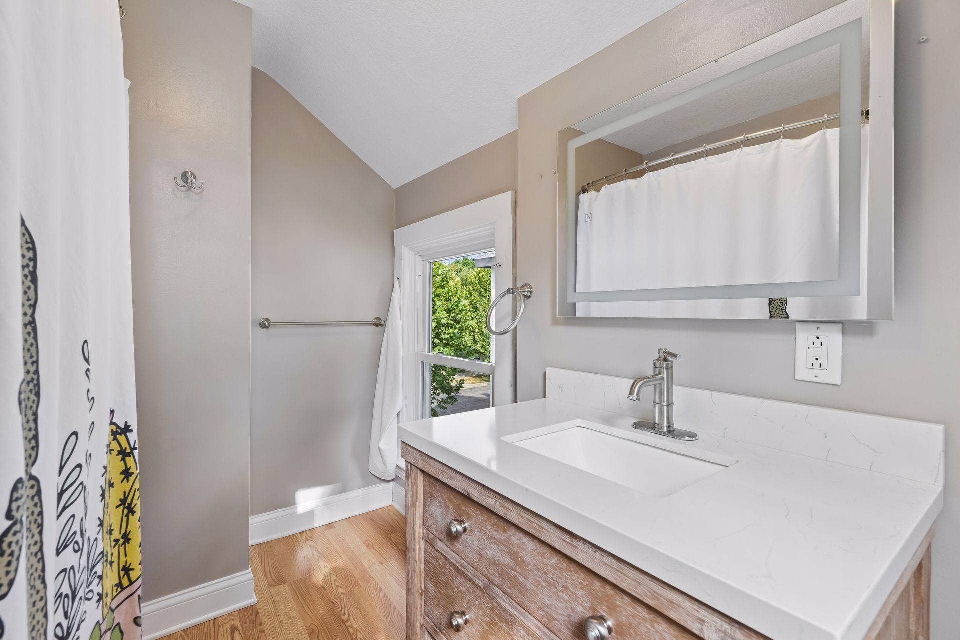 420 Daly Street, 103, Saint Paul, MN 55102 420 Daly Street, 103, Saint Paul, MN 55102