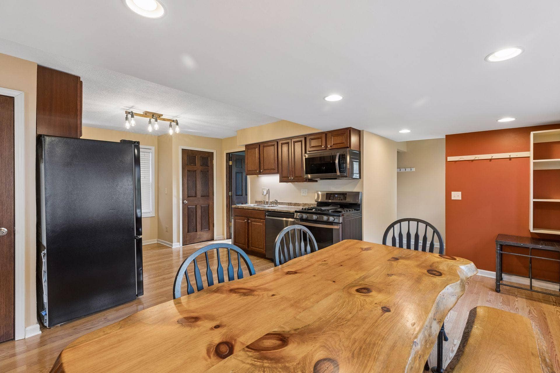 420 Daly Street, 103, Saint Paul, MN 55102 420 Daly Street, 103, Saint Paul, MN 55102