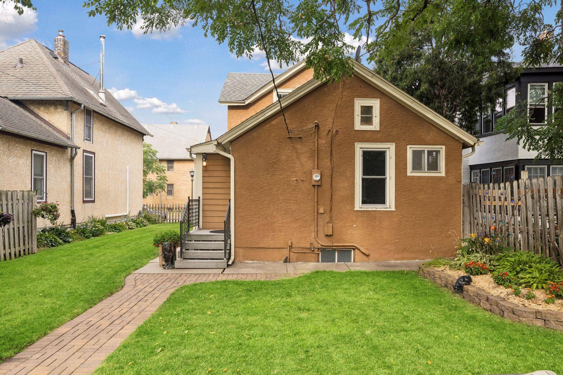 420 Daly Street, 103, Saint Paul, MN 55102 420 Daly Street, 103, Saint Paul, MN 55102