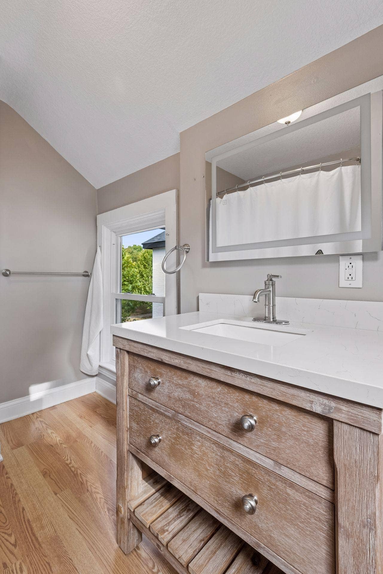420 Daly Street, 103, Saint Paul, MN 55102 420 Daly Street, 103, Saint Paul, MN 55102