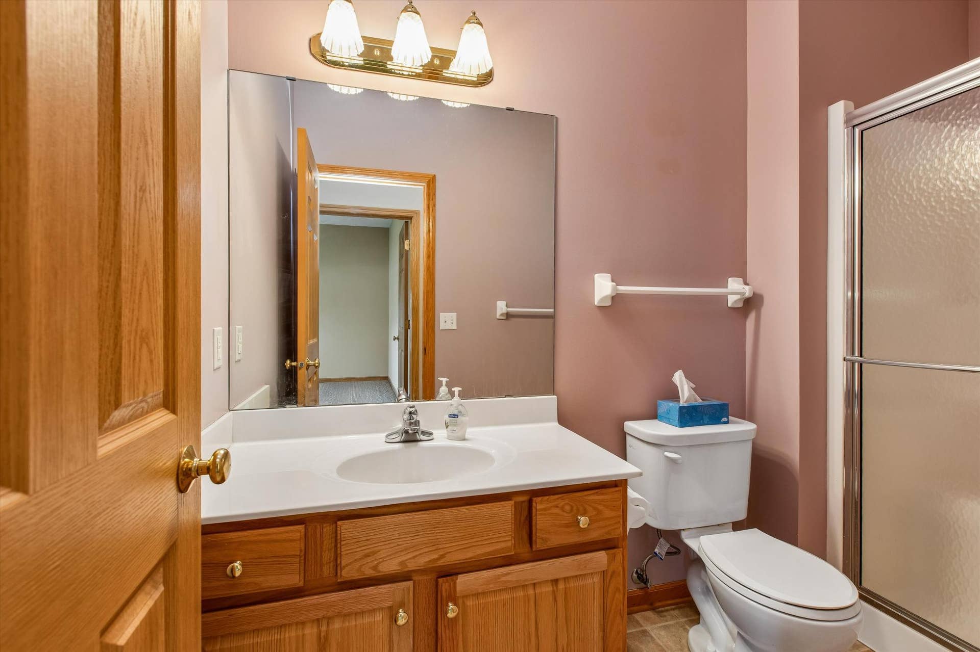 505 Holly Lane N, Oakdale, MN 55128 Main Floor Bath
