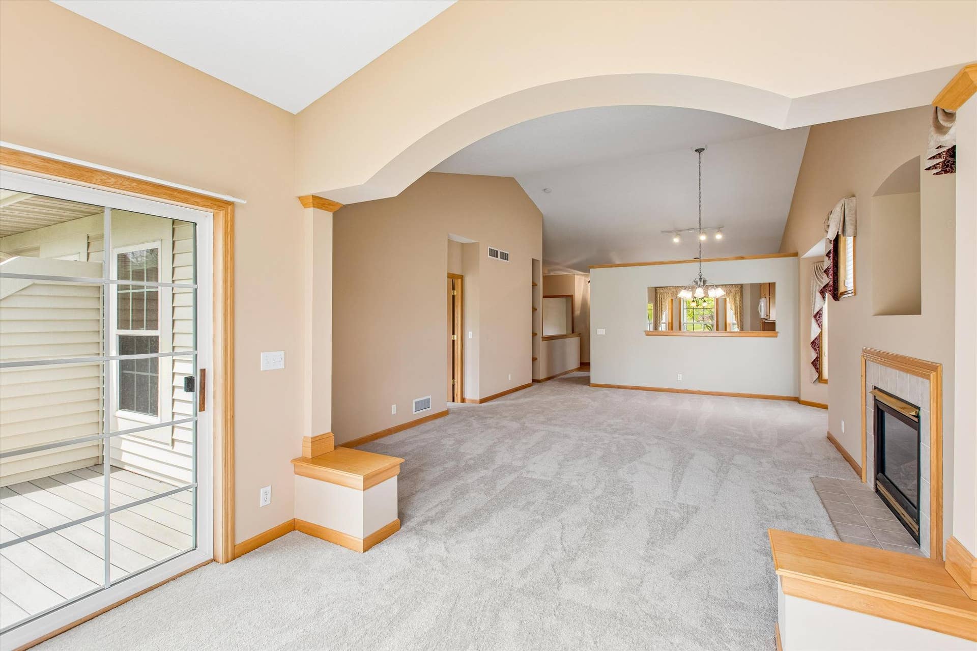 505 Holly Lane N, Oakdale, MN 55128 505 Holly Lane N, Oakdale, MN 55128