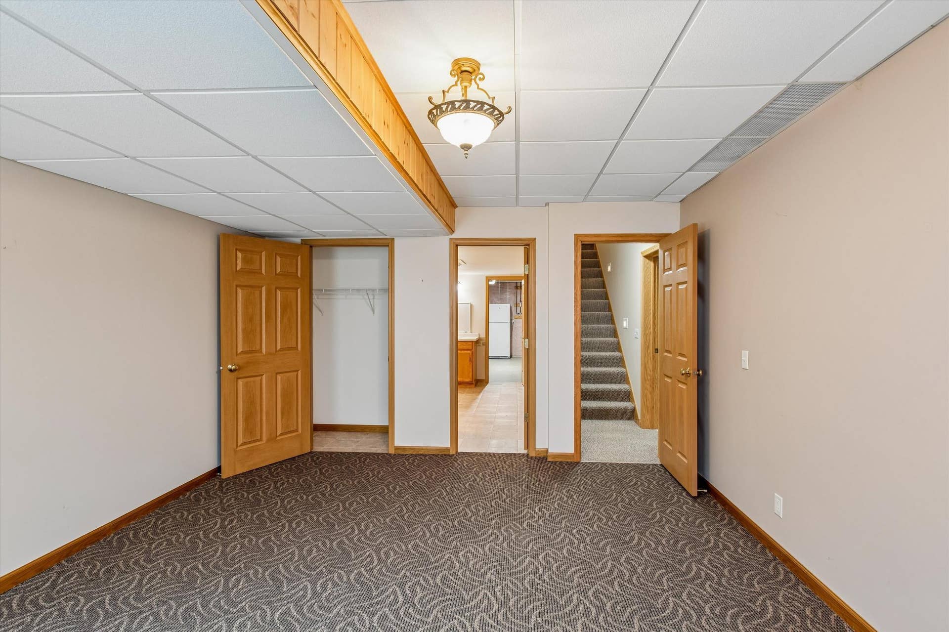 505 Holly Lane N, Oakdale, MN 55128 505 Holly Lane N, Oakdale, MN 55128