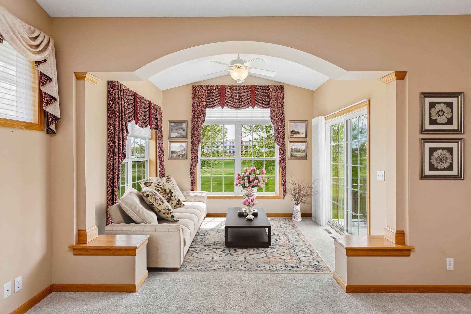 505 Holly Lane N, Oakdale, MN 55128 Sun Room