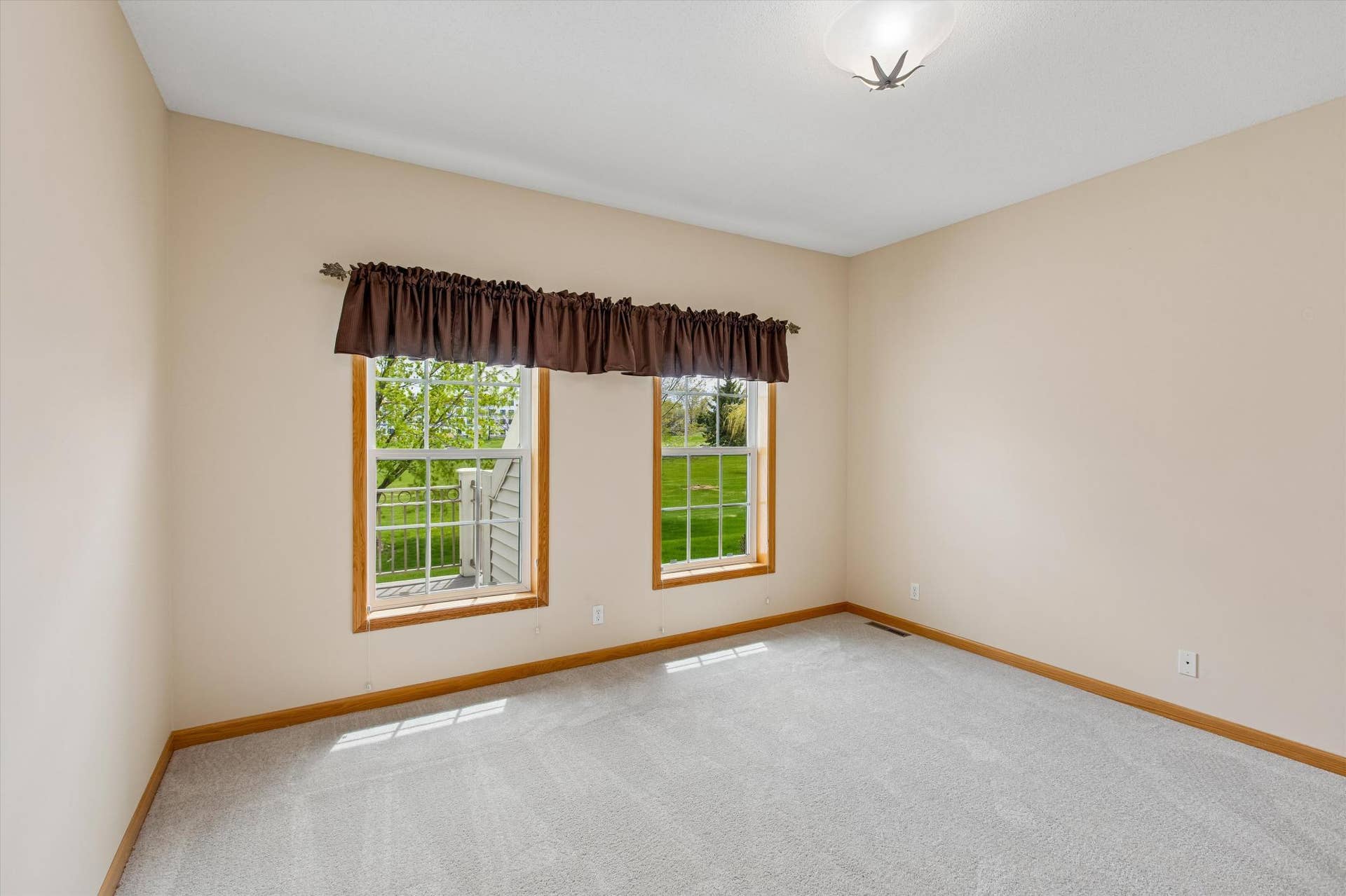 505 Holly Lane N, Oakdale, MN 55128 Main Bedroom