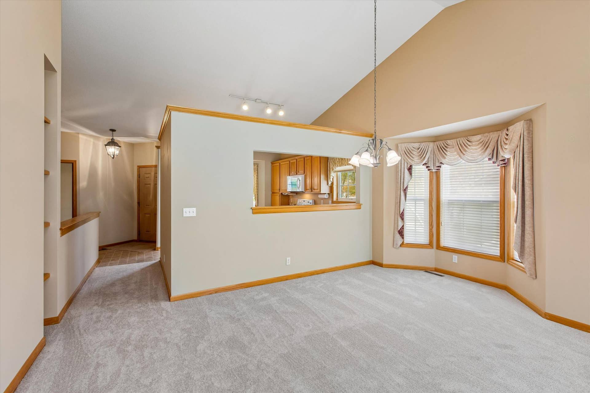 505 Holly Lane N, Oakdale, MN 55128 Dining Room