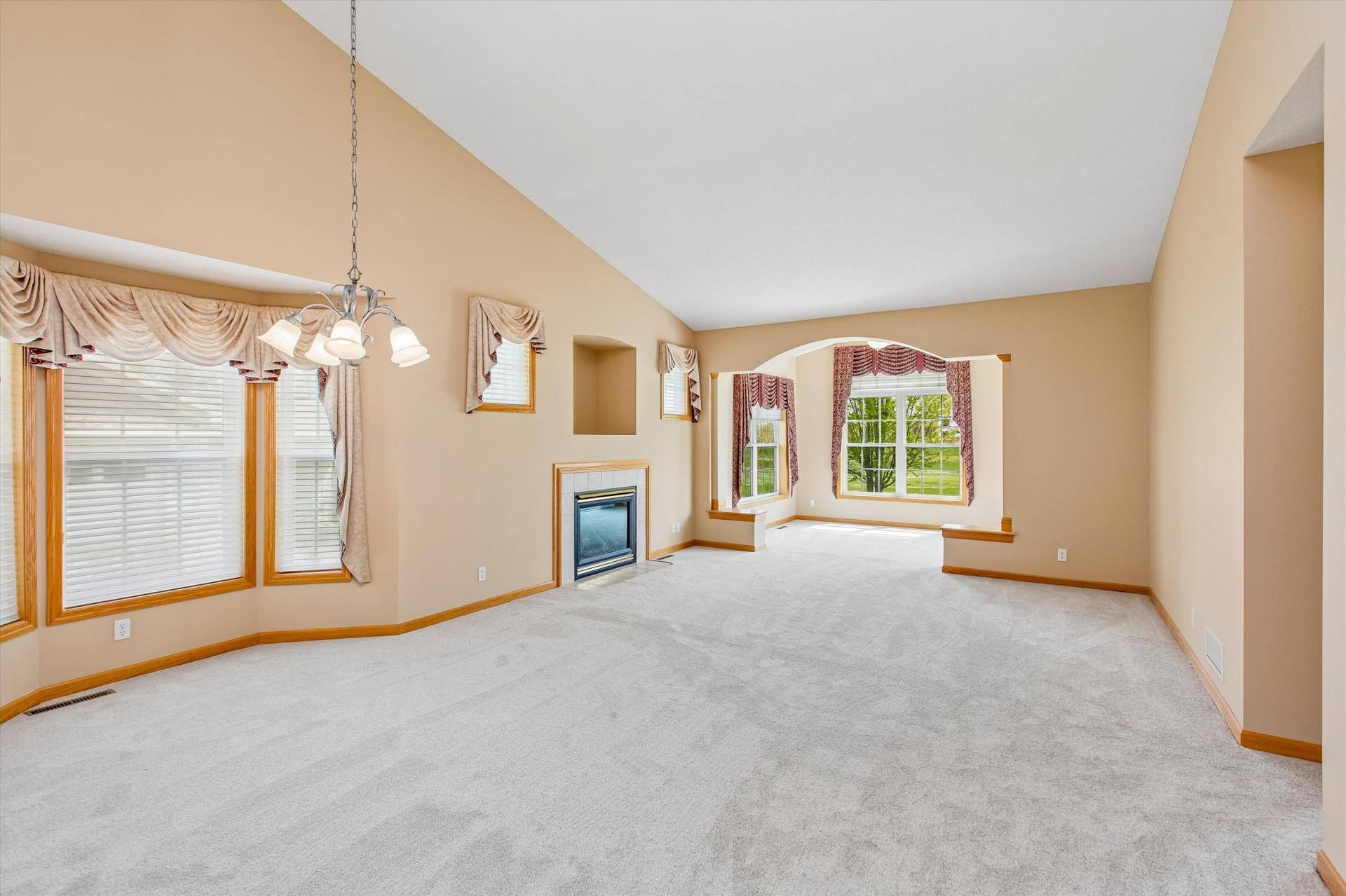 505 Holly Lane N, Oakdale, MN 55128 505 Holly Lane N, Oakdale, MN 55128