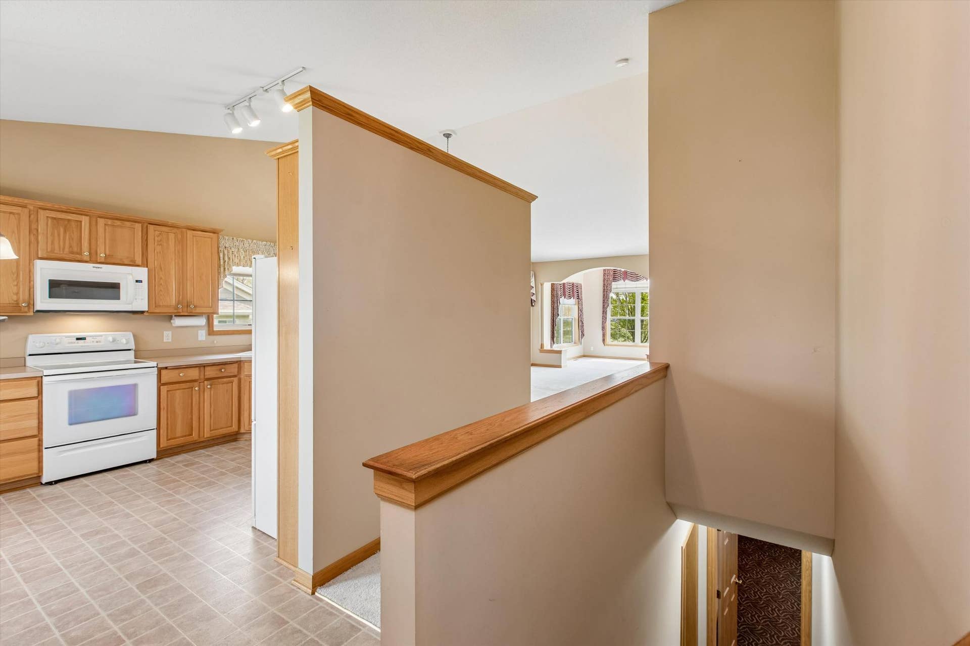 505 Holly Lane N, Oakdale, MN 55128 505 Holly Lane N, Oakdale, MN 55128