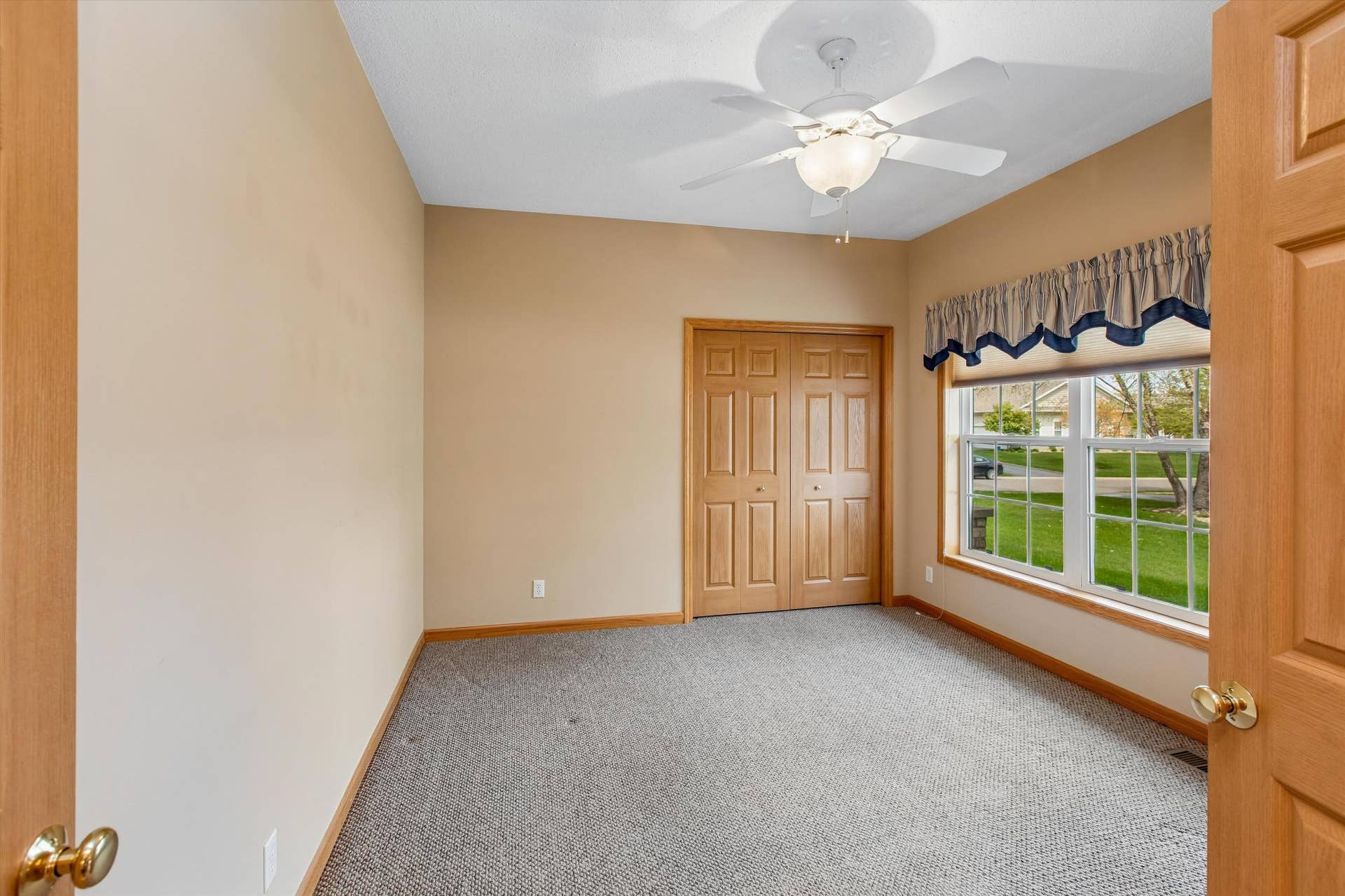 505 Holly Lane N, Oakdale, MN 55128 2nd Bedroom/Den