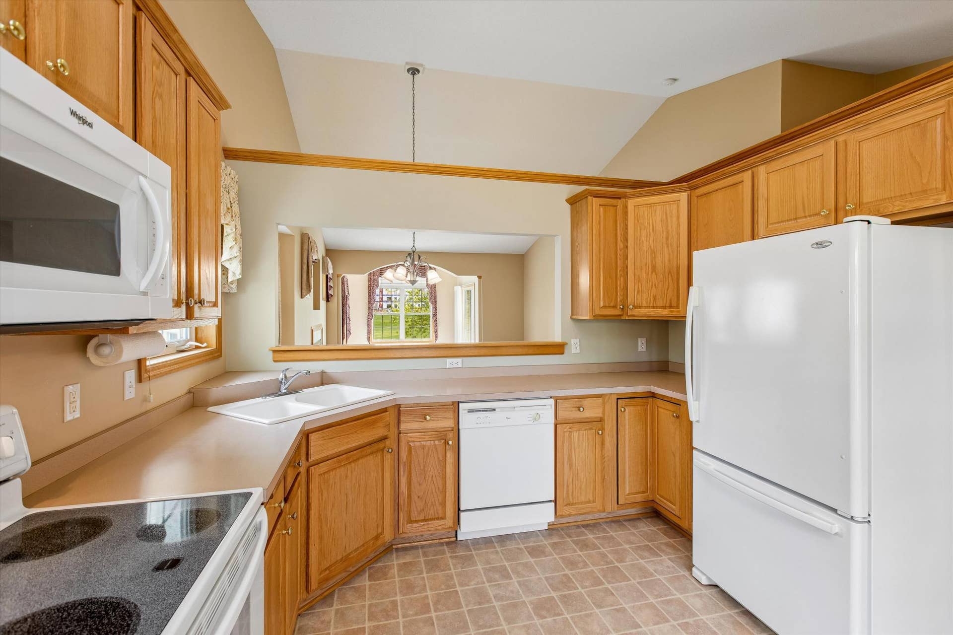 505 Holly Lane N, Oakdale, MN 55128 Kitchen