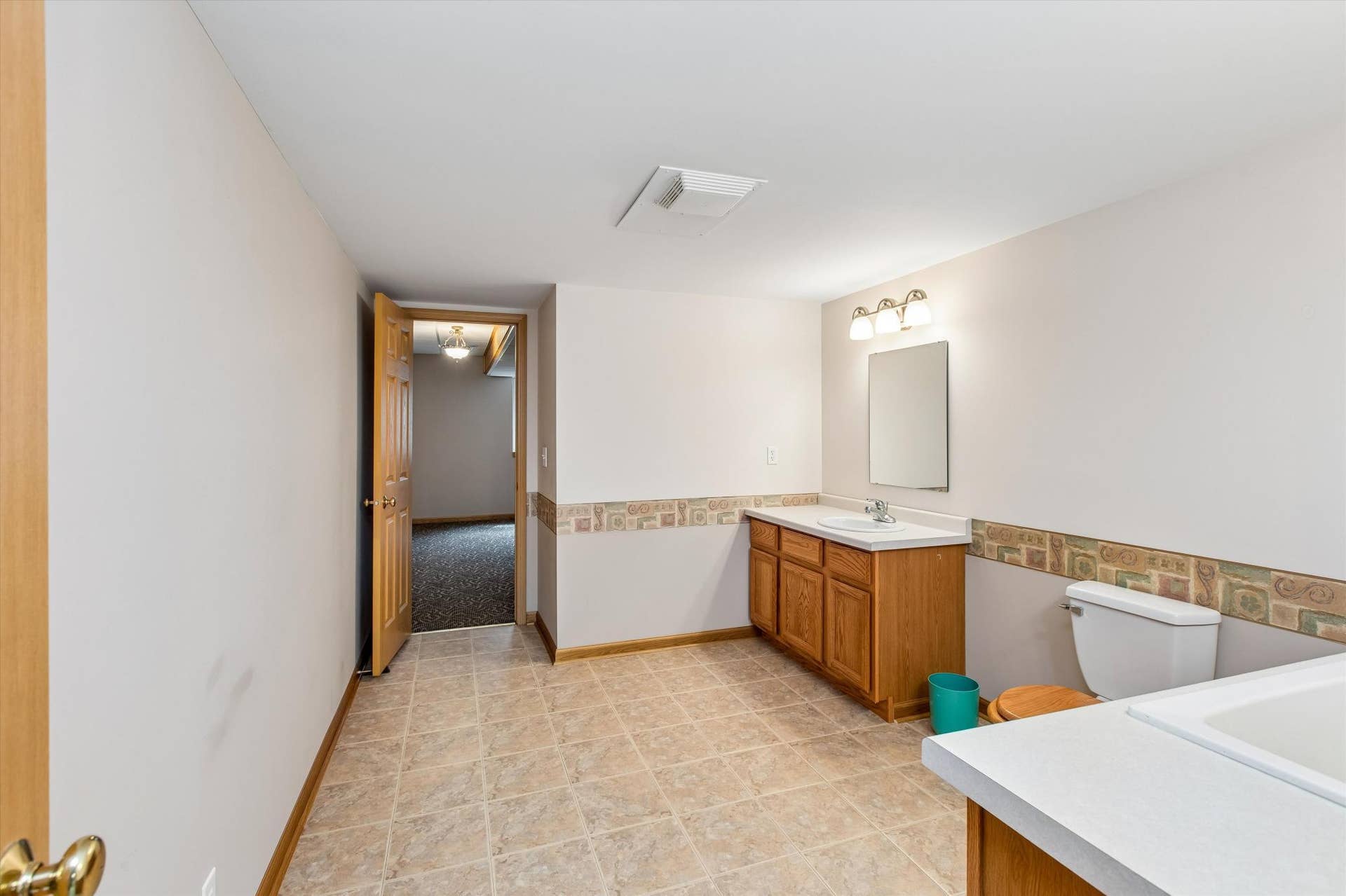 505 Holly Lane N, Oakdale, MN 55128 505 Holly Lane N, Oakdale, MN 55128