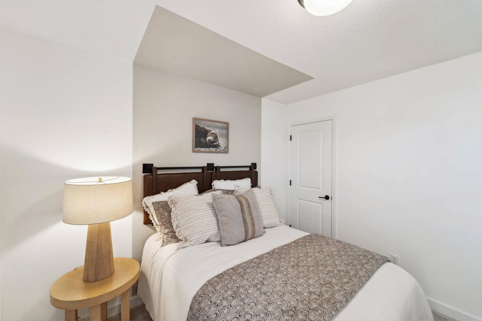[L189-Z042]Bedroom.6.jpg