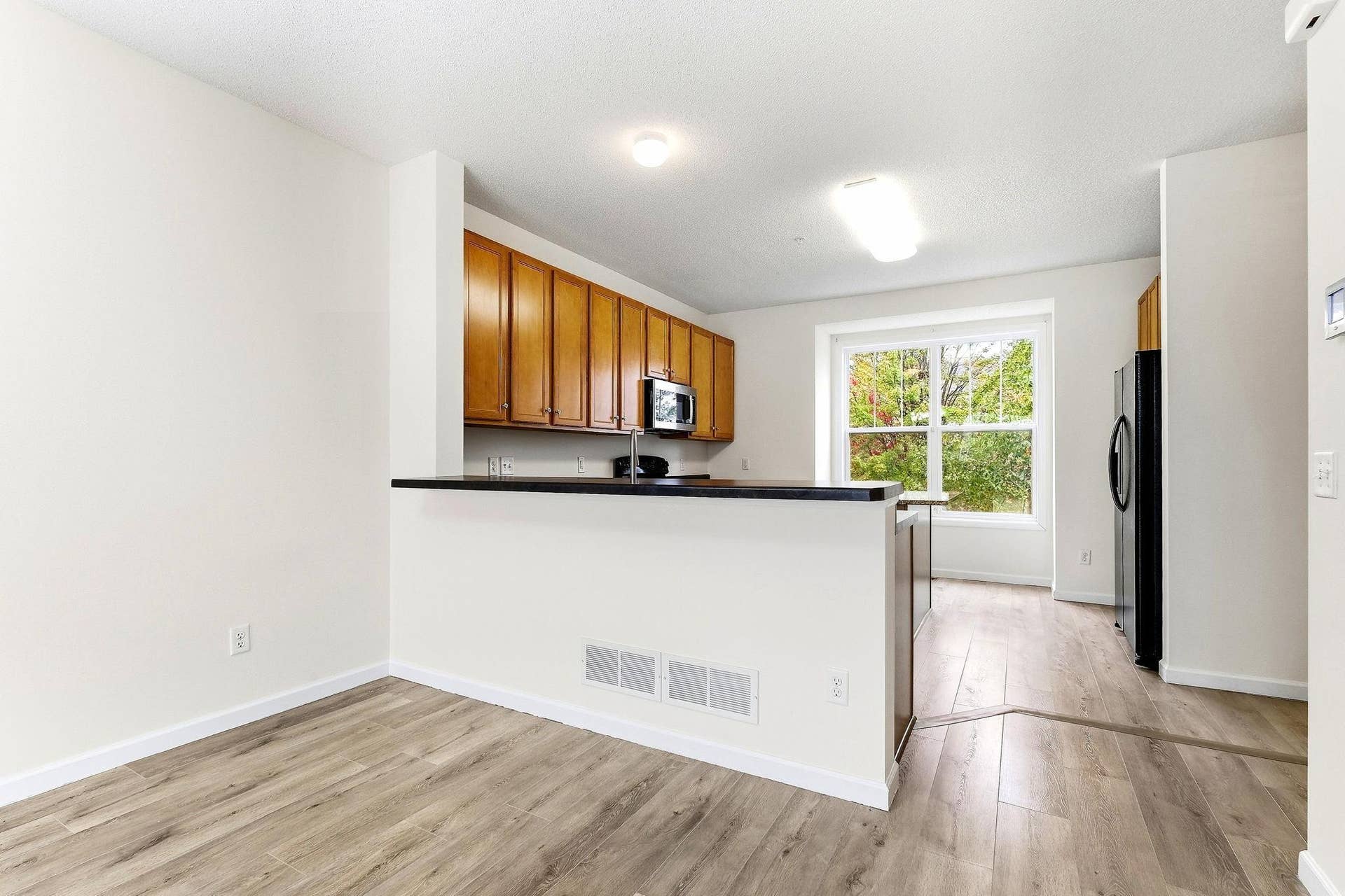 9673 Toledo Lane N, Brooklyn Park, MN 55443 11-web-or-mls-9673-Toledo-Ln-N-11.jpg