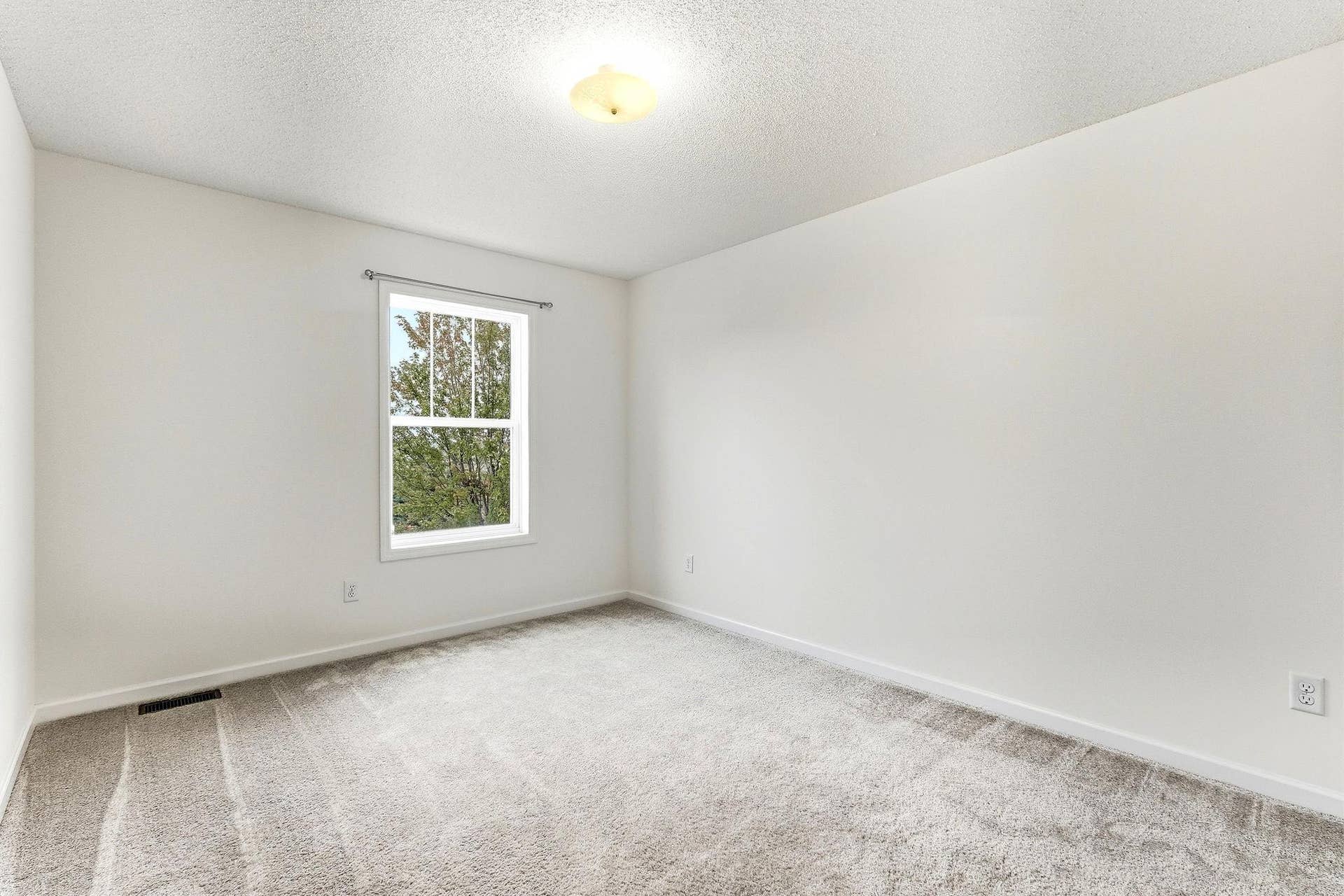 9673 Toledo Lane N, Brooklyn Park, MN 55443 28-web-or-mls-9673-Toledo-Ln-N-28.jpg