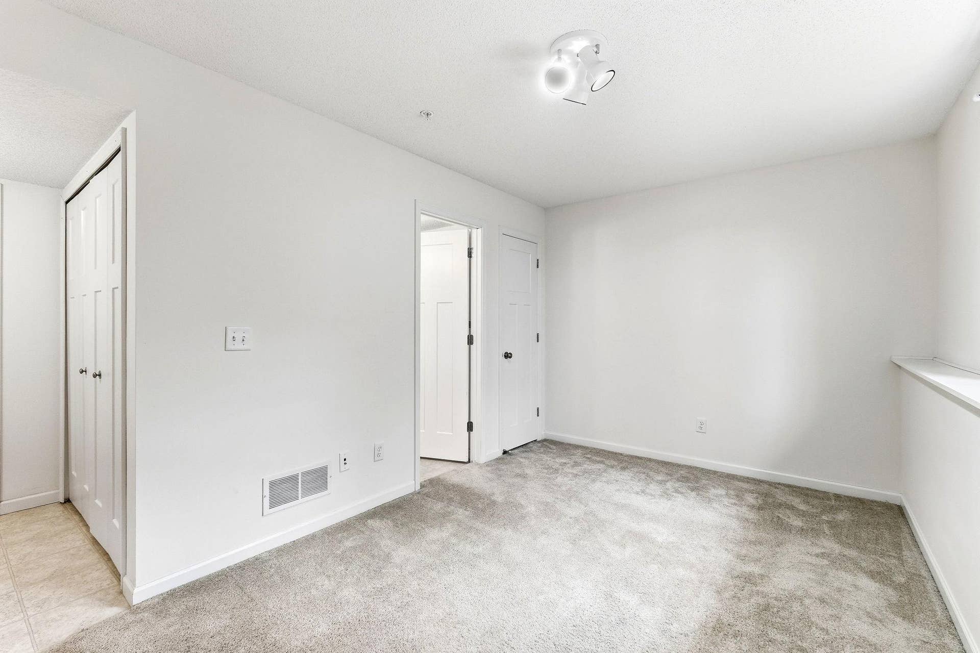 9673 Toledo Lane N, Brooklyn Park, MN 55443 33-web-or-mls-9673-Toledo-Ln-N-33.jpg