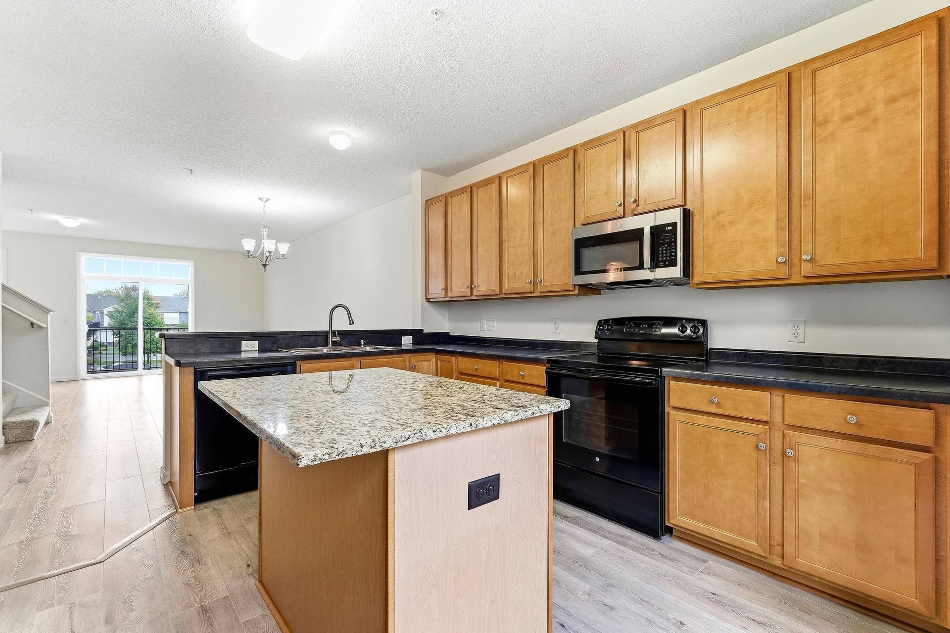9673 Toledo Lane N, Brooklyn Park, MN 55443 13-web-or-mls-9673-Toledo-Ln-N-13.jpg
