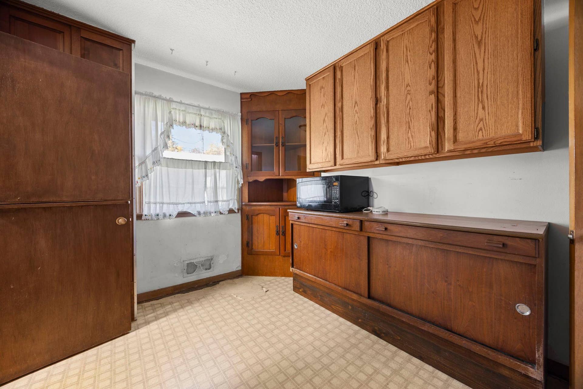 1097 Dale Street N, 89, Saint Paul, MN 55117 31-web-or-mls-1097 Dale St N-149.jpg