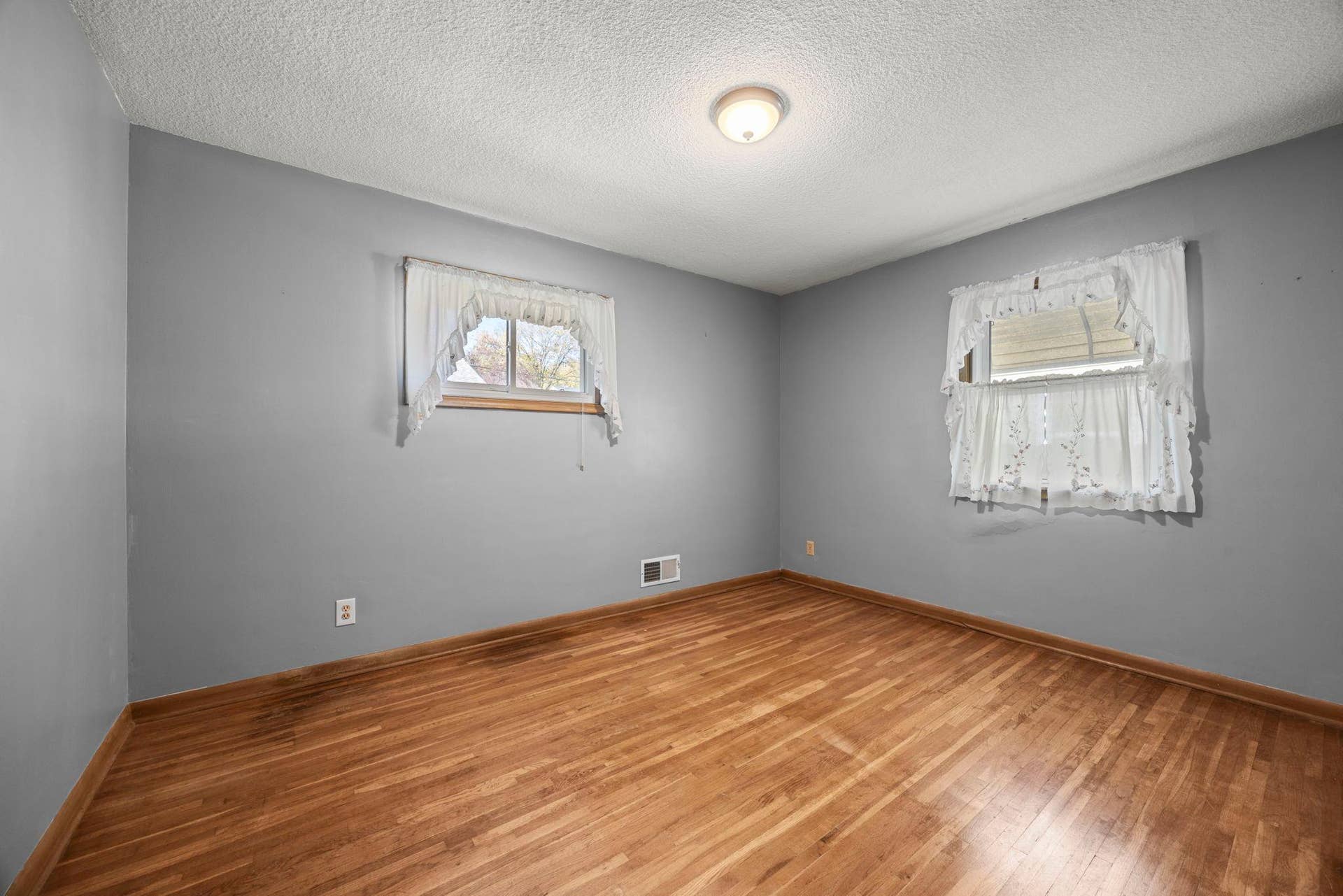 1097 Dale Street N, 89, Saint Paul, MN 55117 34-web-or-mls-1097 Dale St N-164.jpg