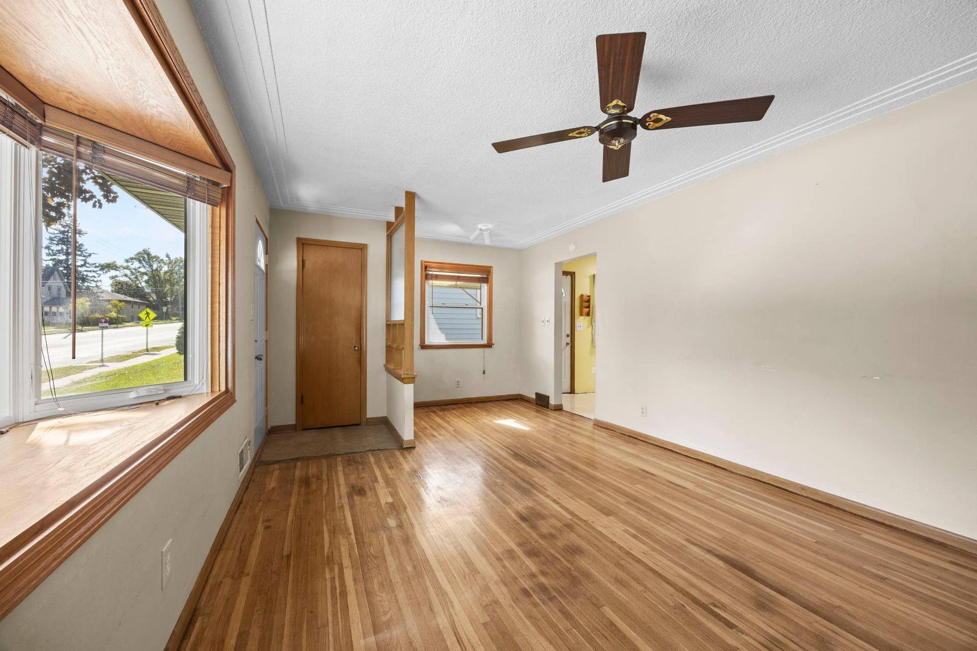 1097 Dale Street N, 89, Saint Paul, MN 55117 22-web-or-mls-1097 Dale St N-190.jpg