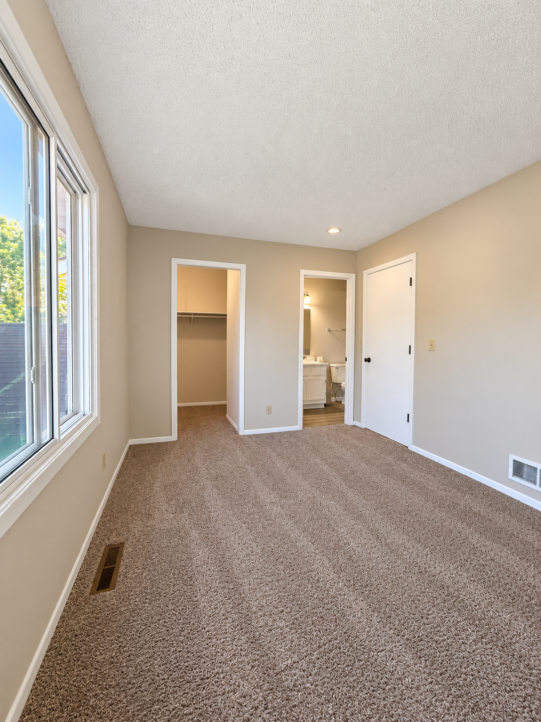 2933 69th Lane N, Brooklyn Center, MN 55430