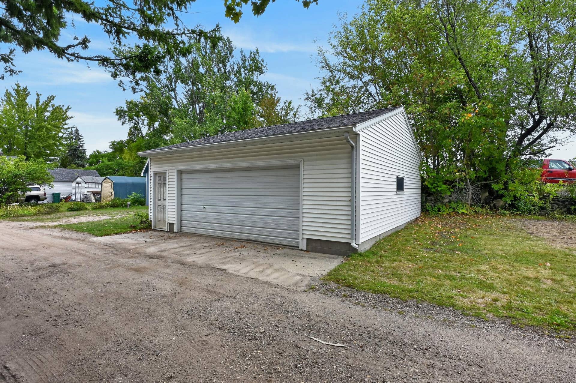715 Maple Street, Alexandria, MN 56308 2.5 detached garage across alley