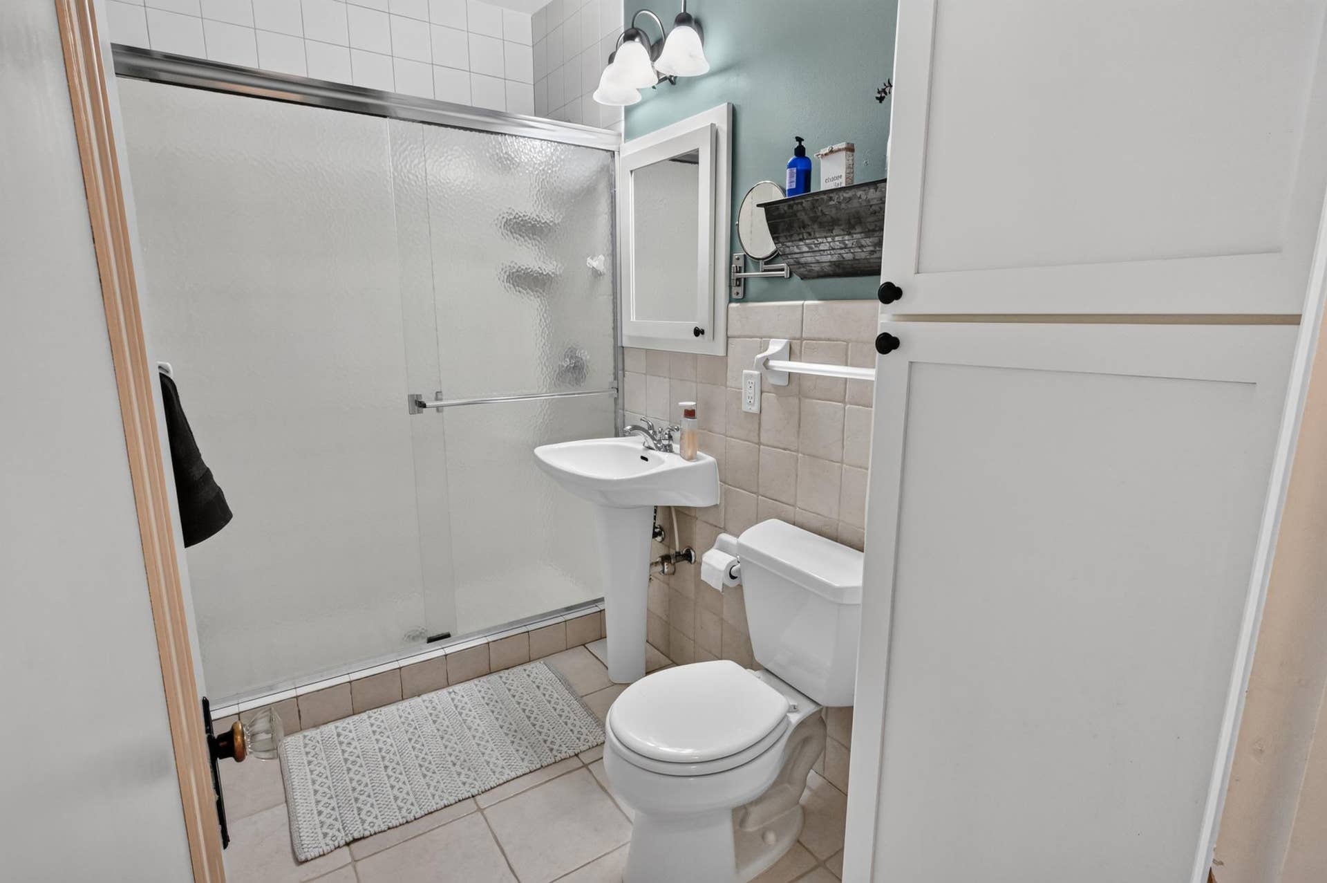 715 Maple Street, Alexandria, MN 56308 MF Full bath