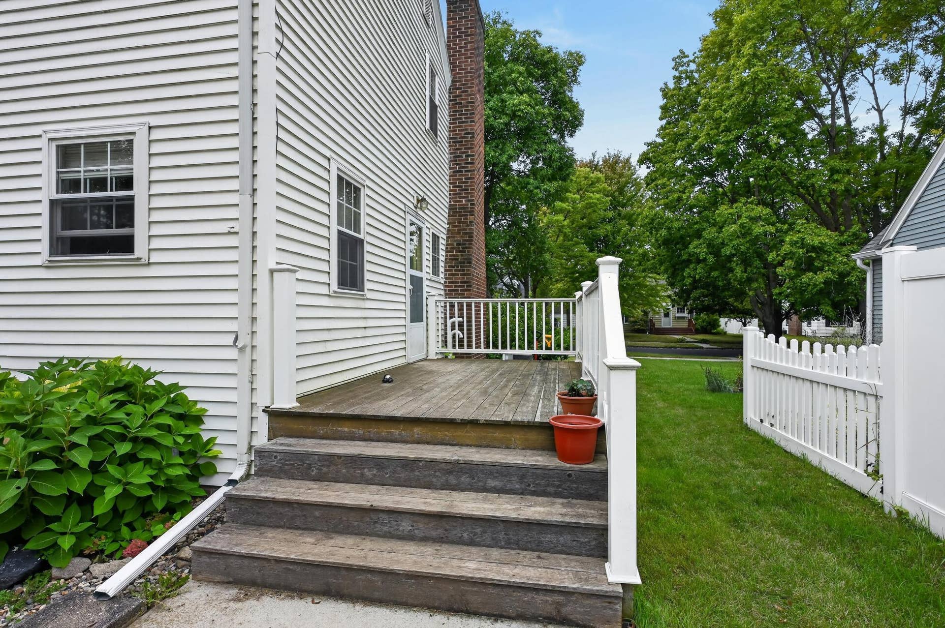 715 Maple Street, Alexandria, MN 56308 To back door