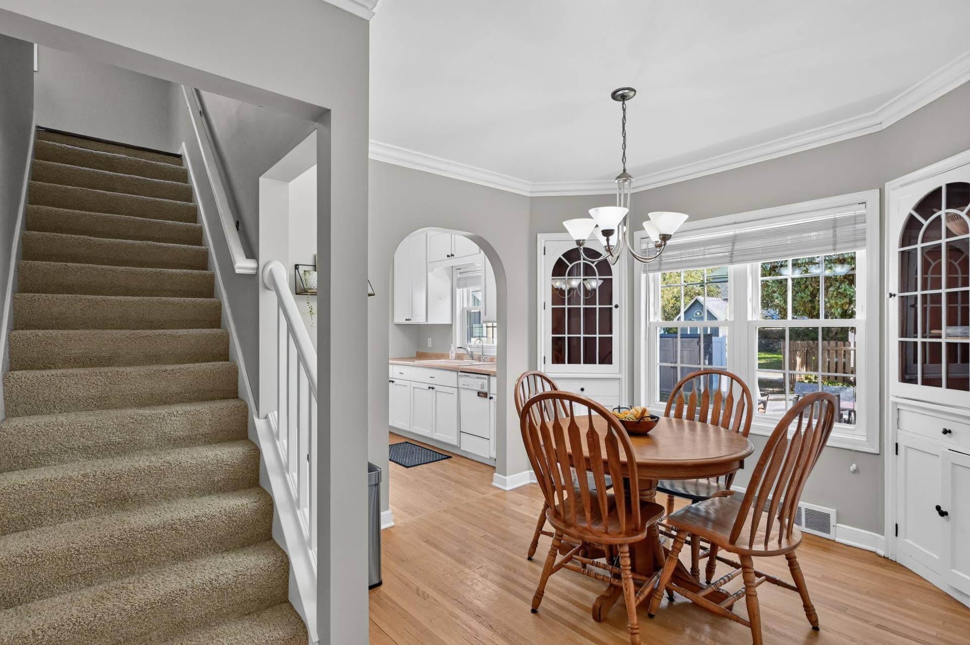 715 Maple Street, Alexandria, MN 56308 To upper level