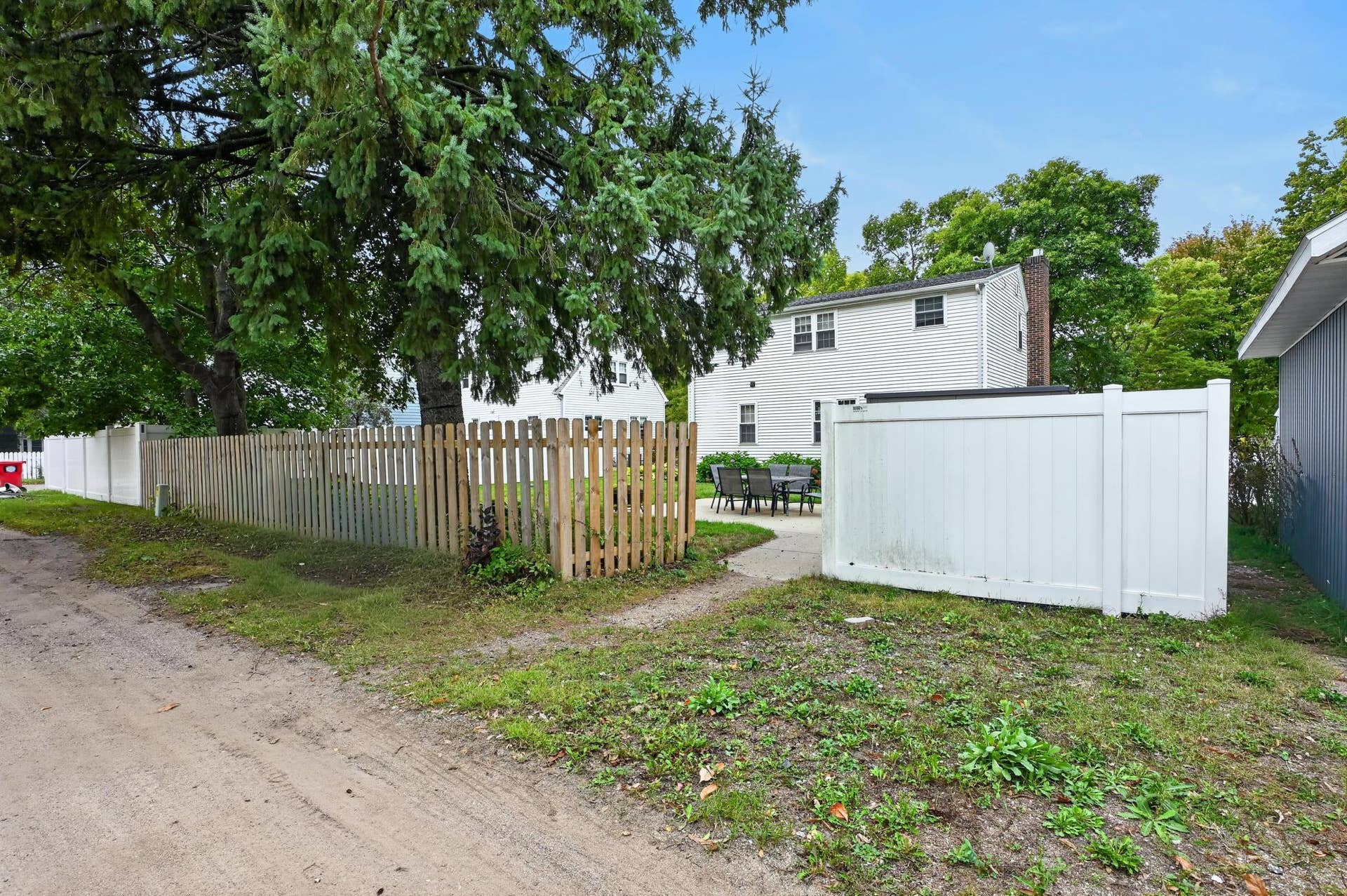 715 Maple Street, Alexandria, MN 56308 2.5 detahed garage across alley