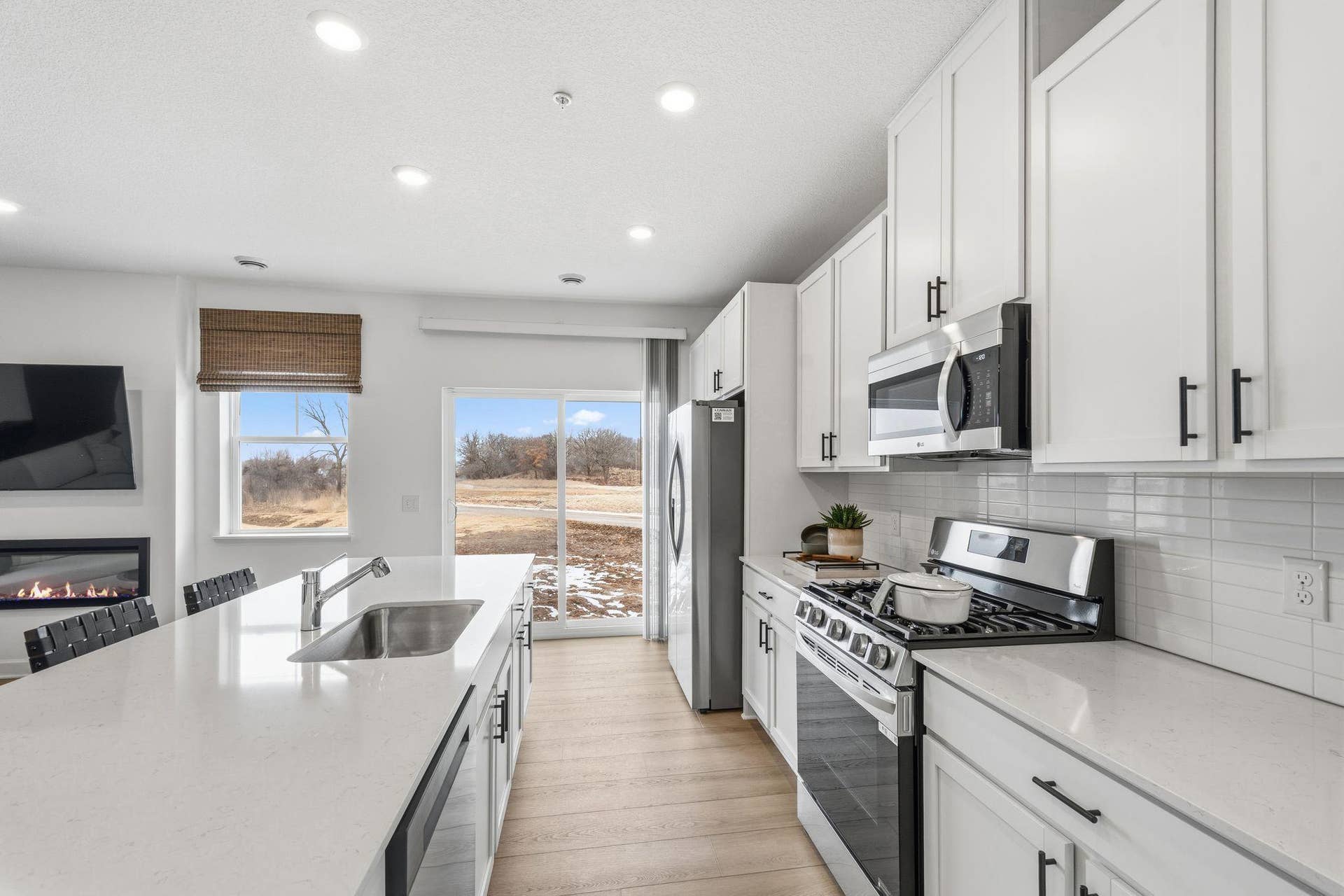 4004 Hayward Avenue N, Oakdale, MN 55128 Open the sliding glass-doors to welcome a refreshing breeze throughout the interior or venture out to the patio for a breath of fresh air