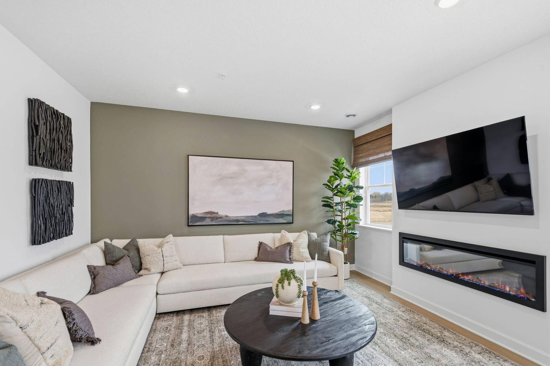 4004 Hayward Avenue N, Oakdale, MN 55128 Customize the Great Room in a multitude of ways to suit a variety of needs