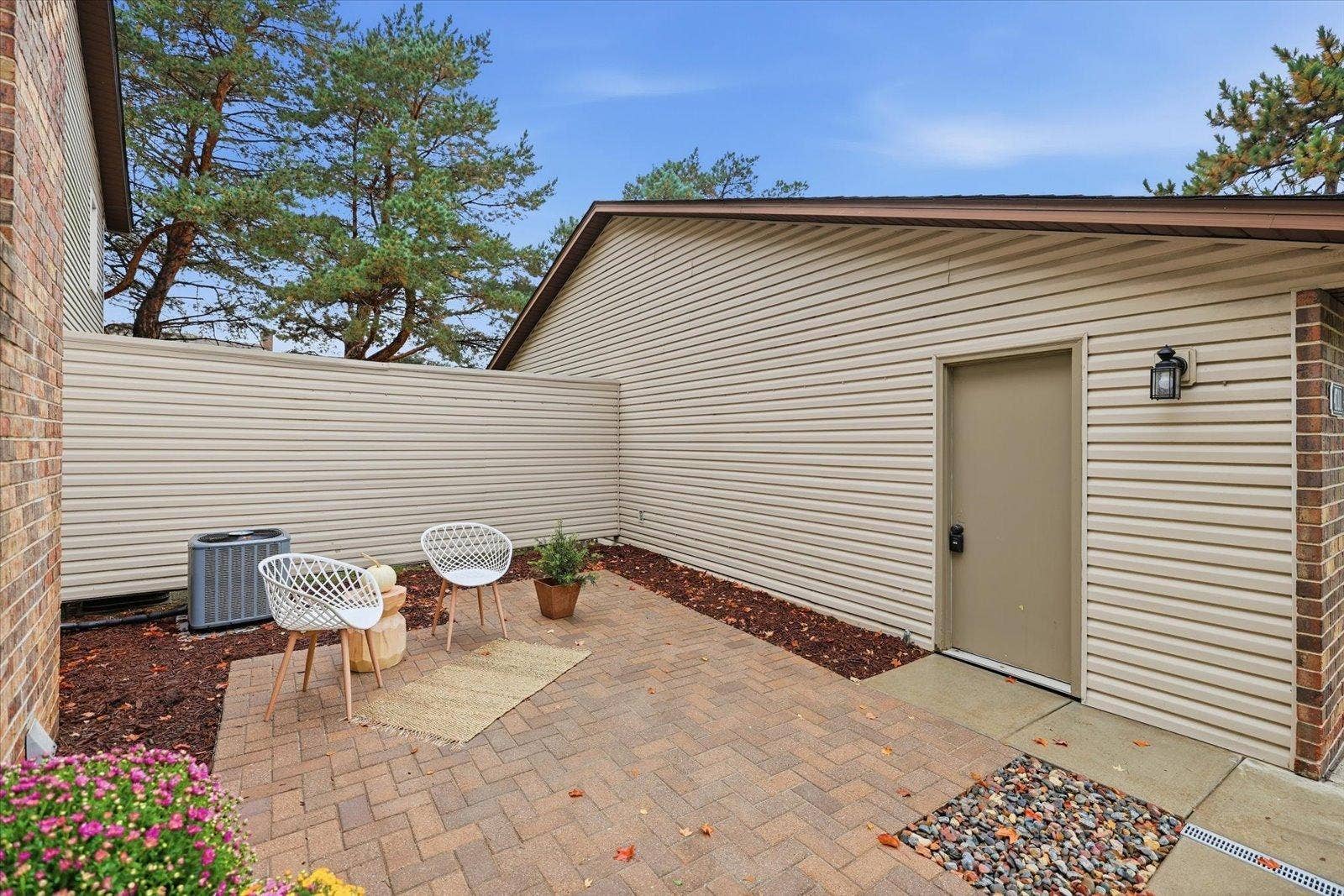 4711 Lund Point, Eagan, MN 55122 69-IMG_4865.jpg