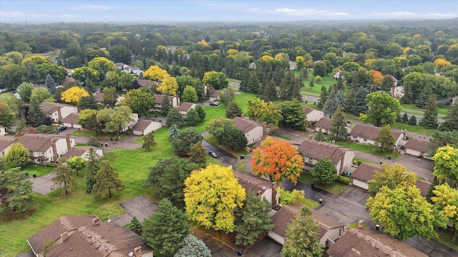 4711 Lund Point, Eagan, MN 55122 04-DJI_20260930110121_0225_D.jpg