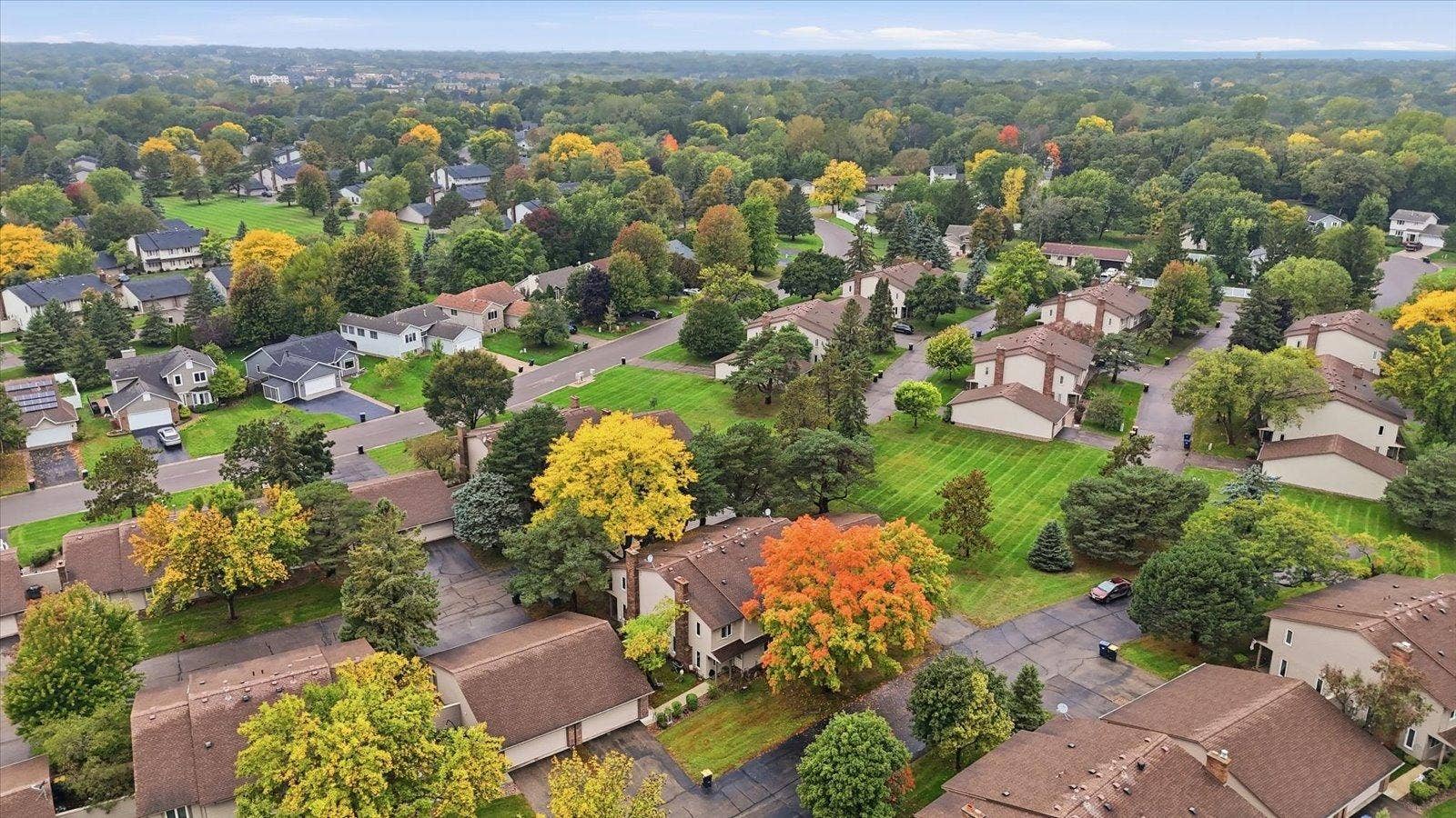 4711 Lund Point, Eagan, MN 55122 06-DJI_20260930110147_0240_D.jpg