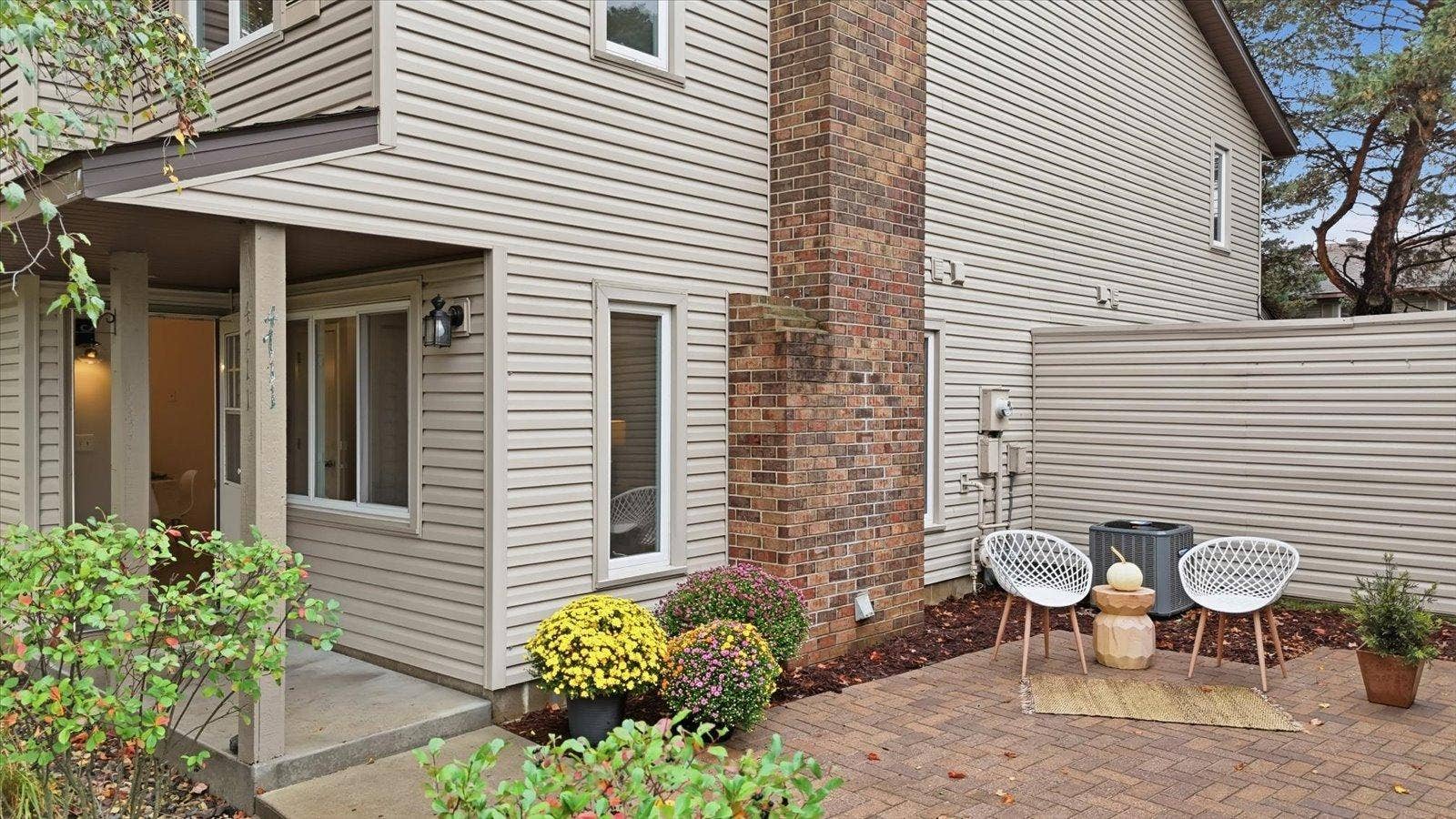4711 Lund Point, Eagan, MN 55122 08-DJI_20260930105756_0160_D.jpg