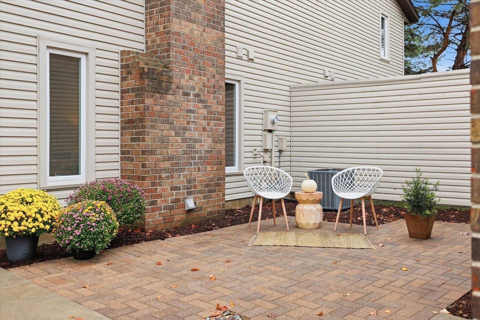 4711 Lund Point, Eagan, MN 55122 25-IMG_4895.jpg