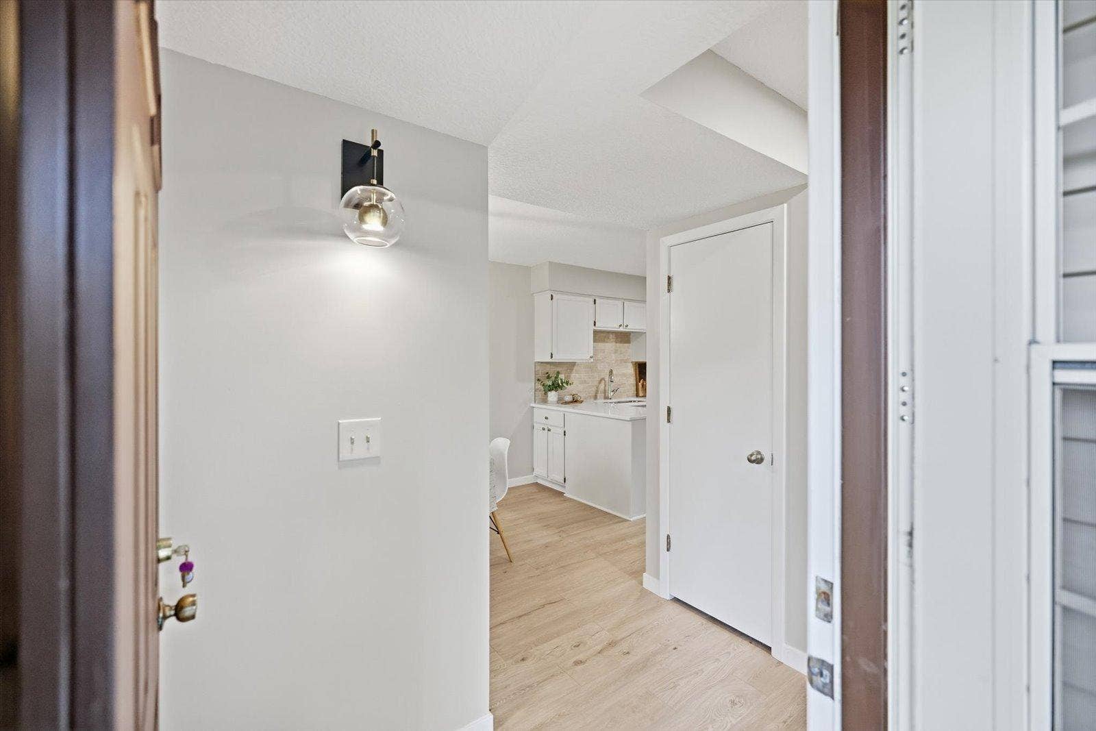 4711 Lund Point, Eagan, MN 55122 32-IMG_4590.jpg