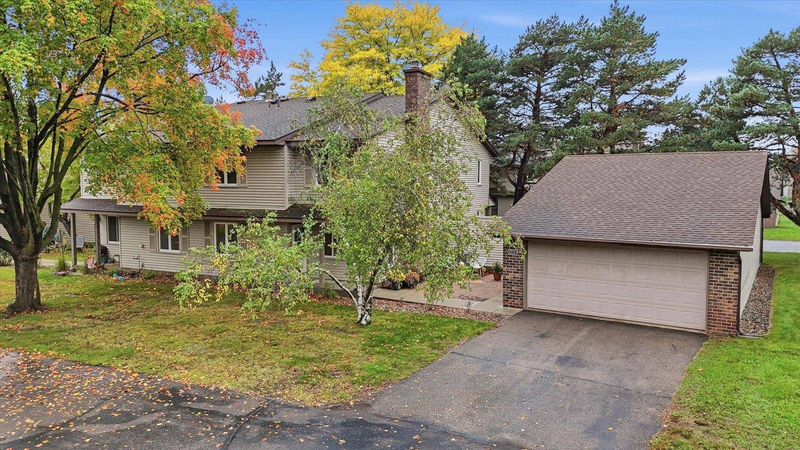 4711 Lund Point, Eagan, MN 55122 03-DJI_20260930105542_0120_D.jpg