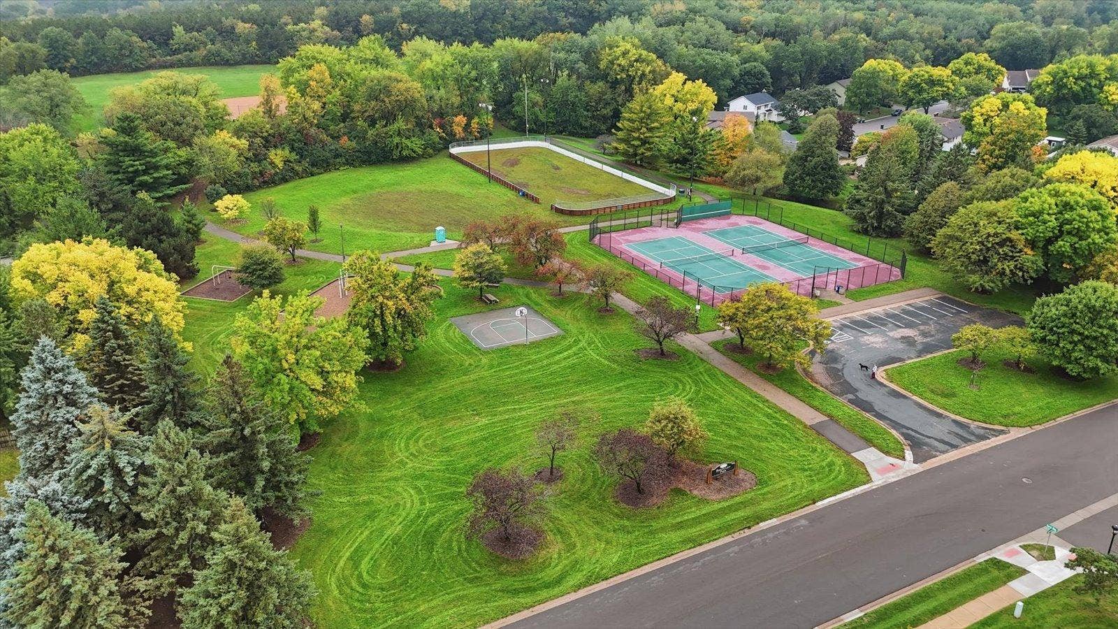 4711 Lund Point, Eagan, MN 55122 15-DJI_20260930110237_0245_D.jpg