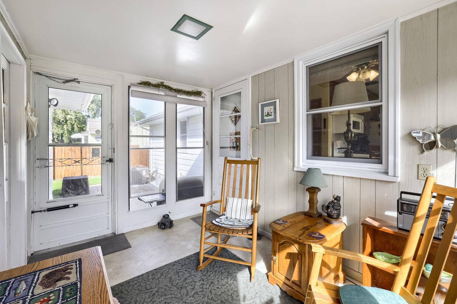 5301 Penn Avenue N, Brooklyn Center, MN 55430 5301 Penn Ave N - Web Quality - 017 - 17 Sunroom.jpg