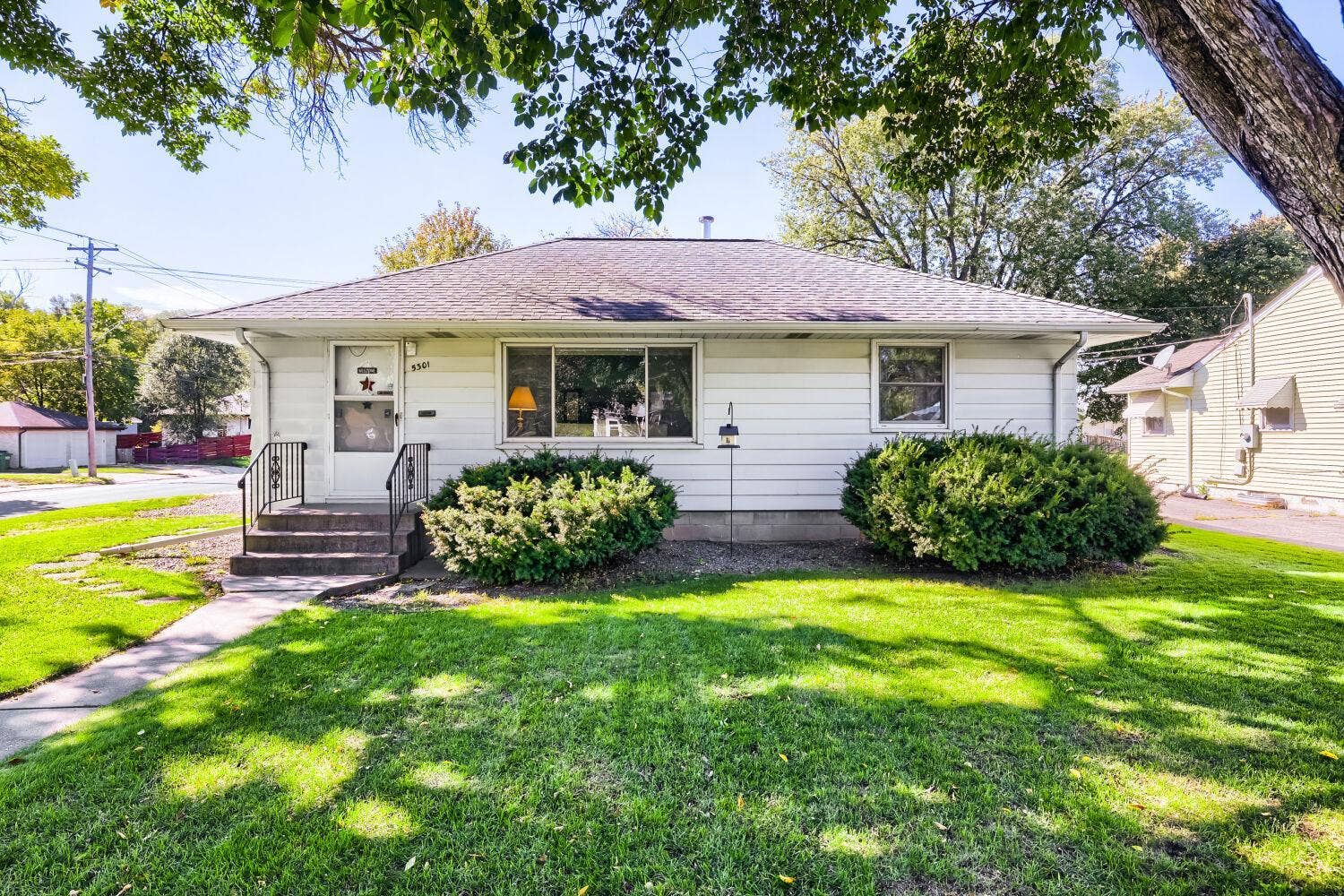 5301 Penn Avenue N, Brooklyn Center, MN 55430 5301 Penn Ave N - Web Quality - 003 - 03 Exterior Front.jpg
